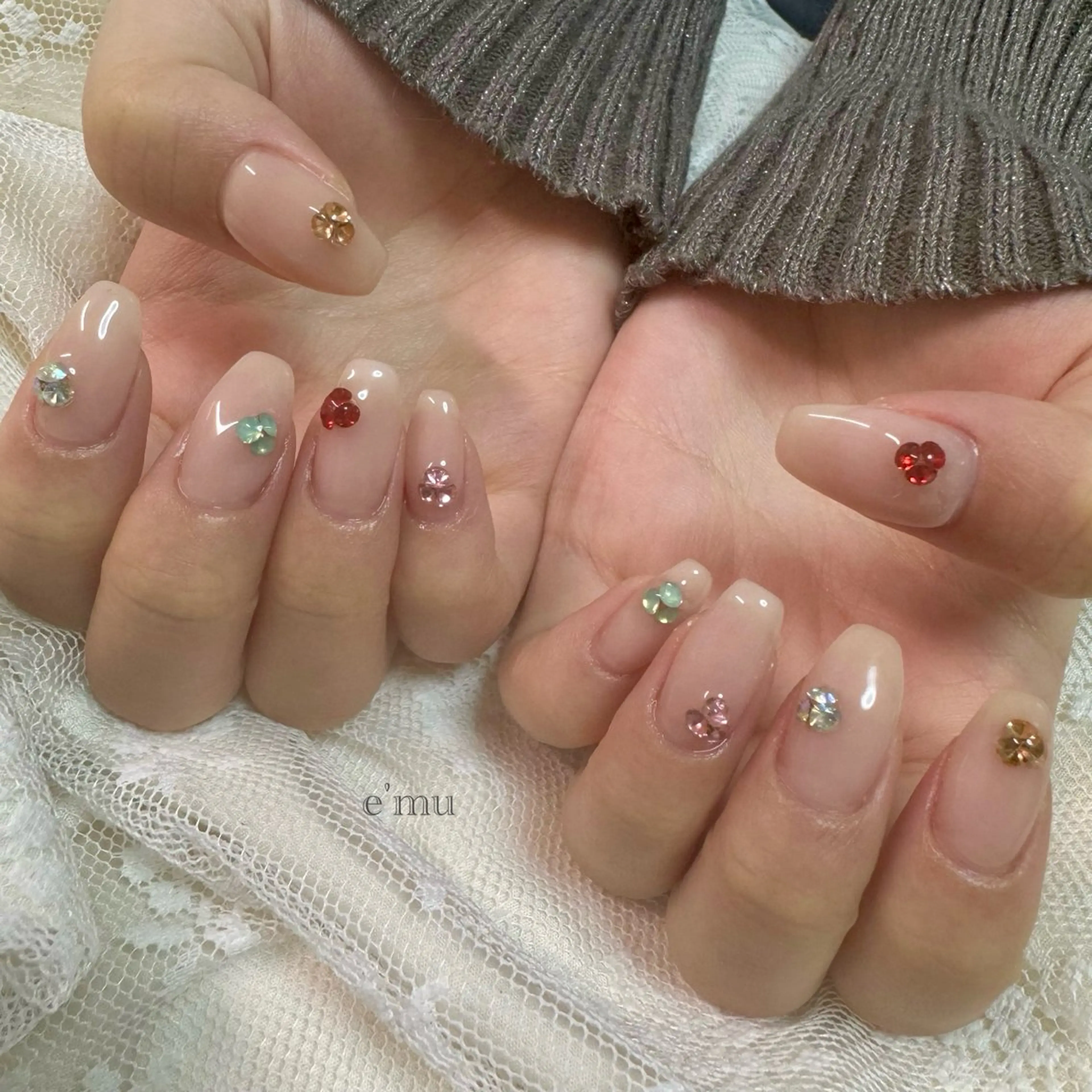ネイル ストーンネイル ハンドネイル nail salon e'mu💐のネイルデザイン