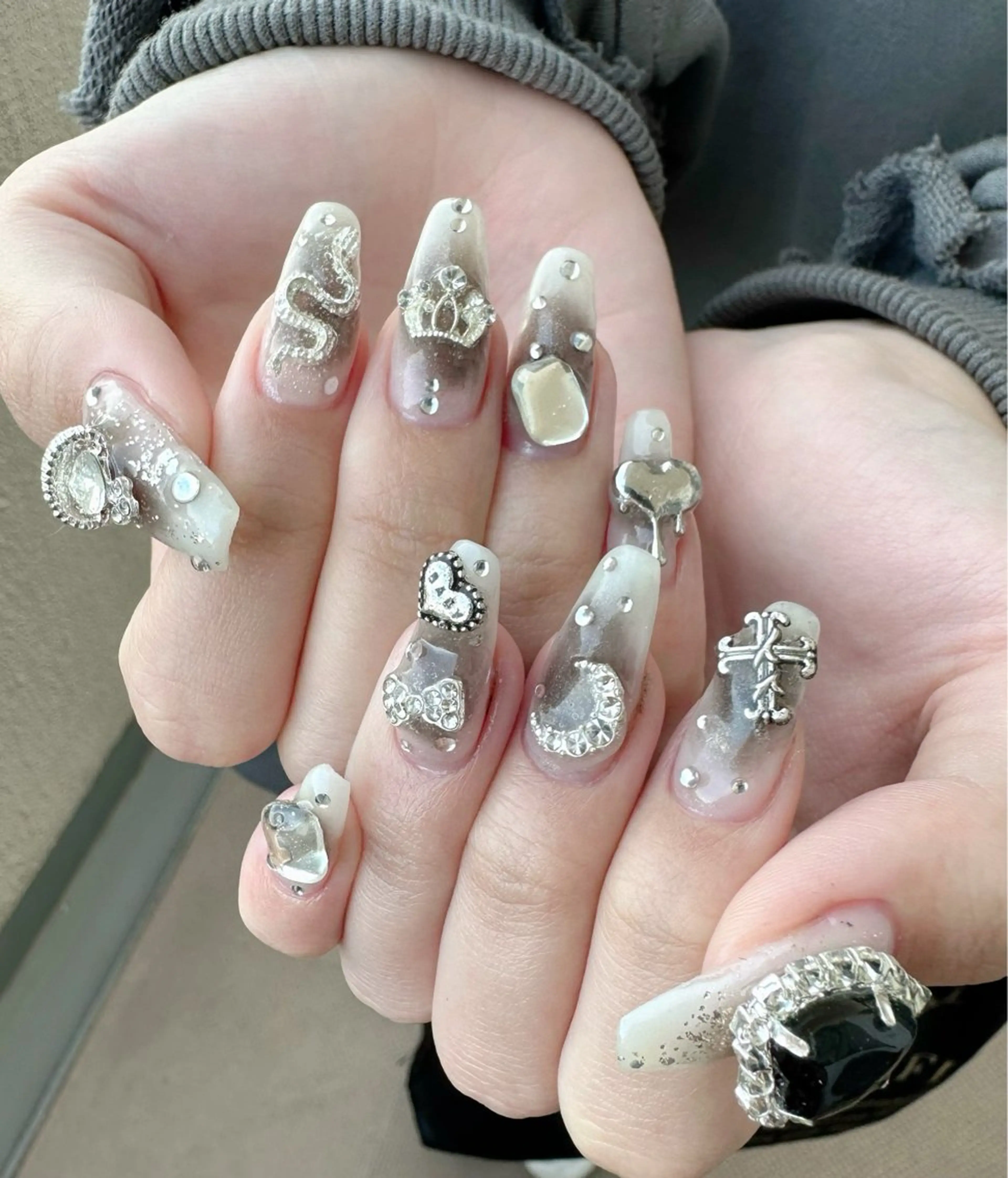 ネイル 新山 聖のネイルデザイン