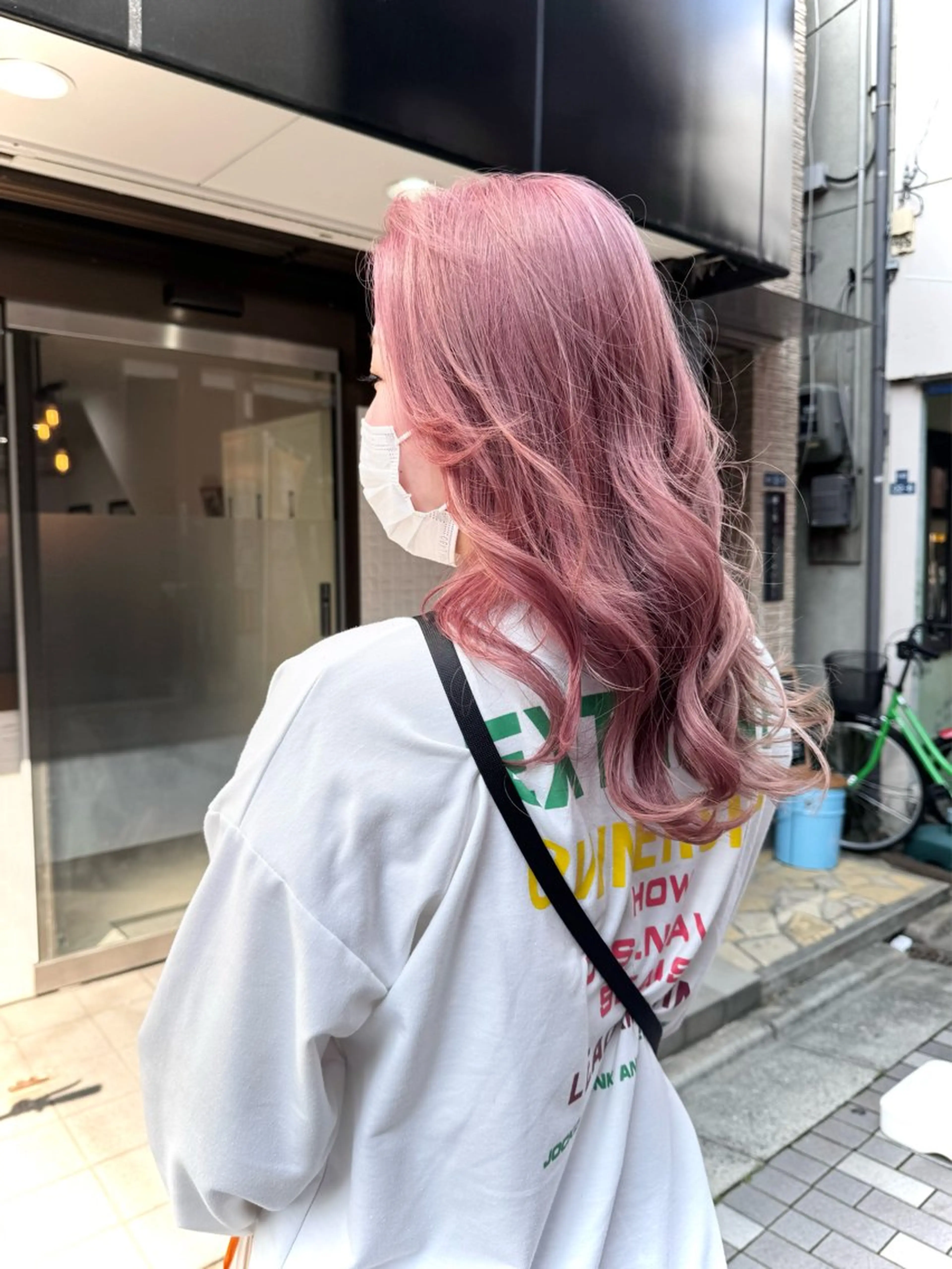 セミロング カラー AKI 🐉のヘアスタイル