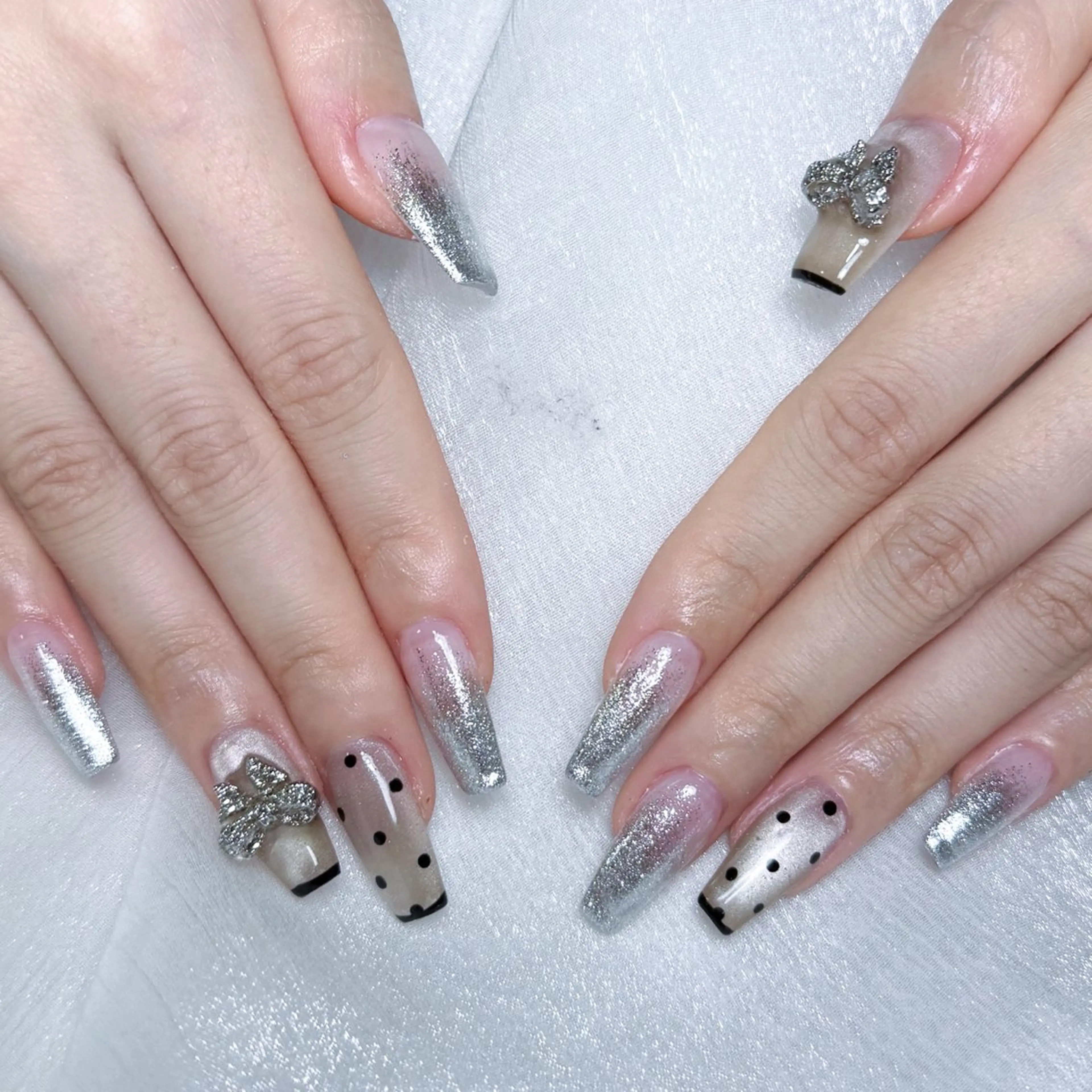 メンズ ネイル メンズ韓国風 アートネイル オーロラネイル ガーリー キラキラネイル Nail salon 木にいるのネイルデザイン