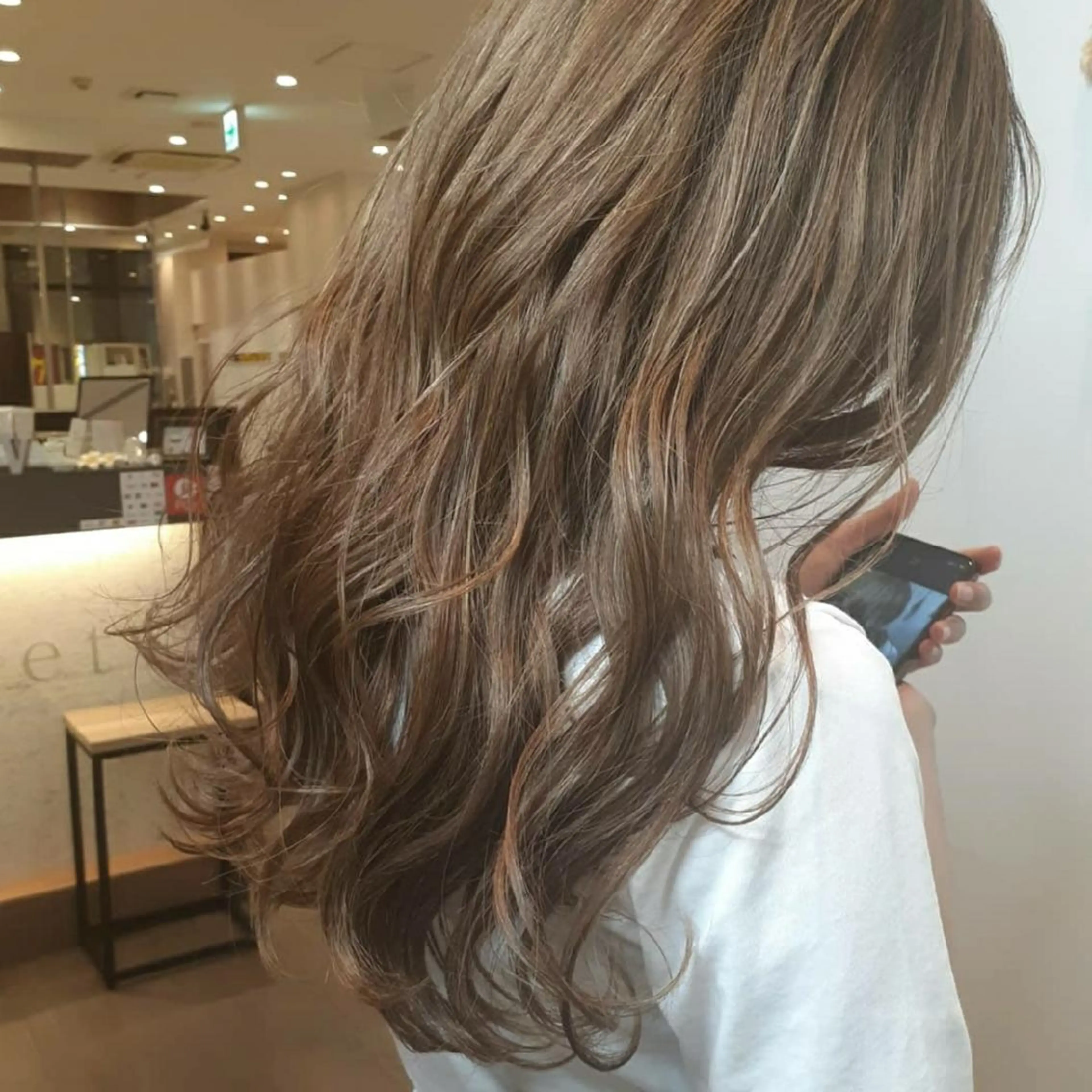 ロング カラー 高橋 彩のヘアスタイル