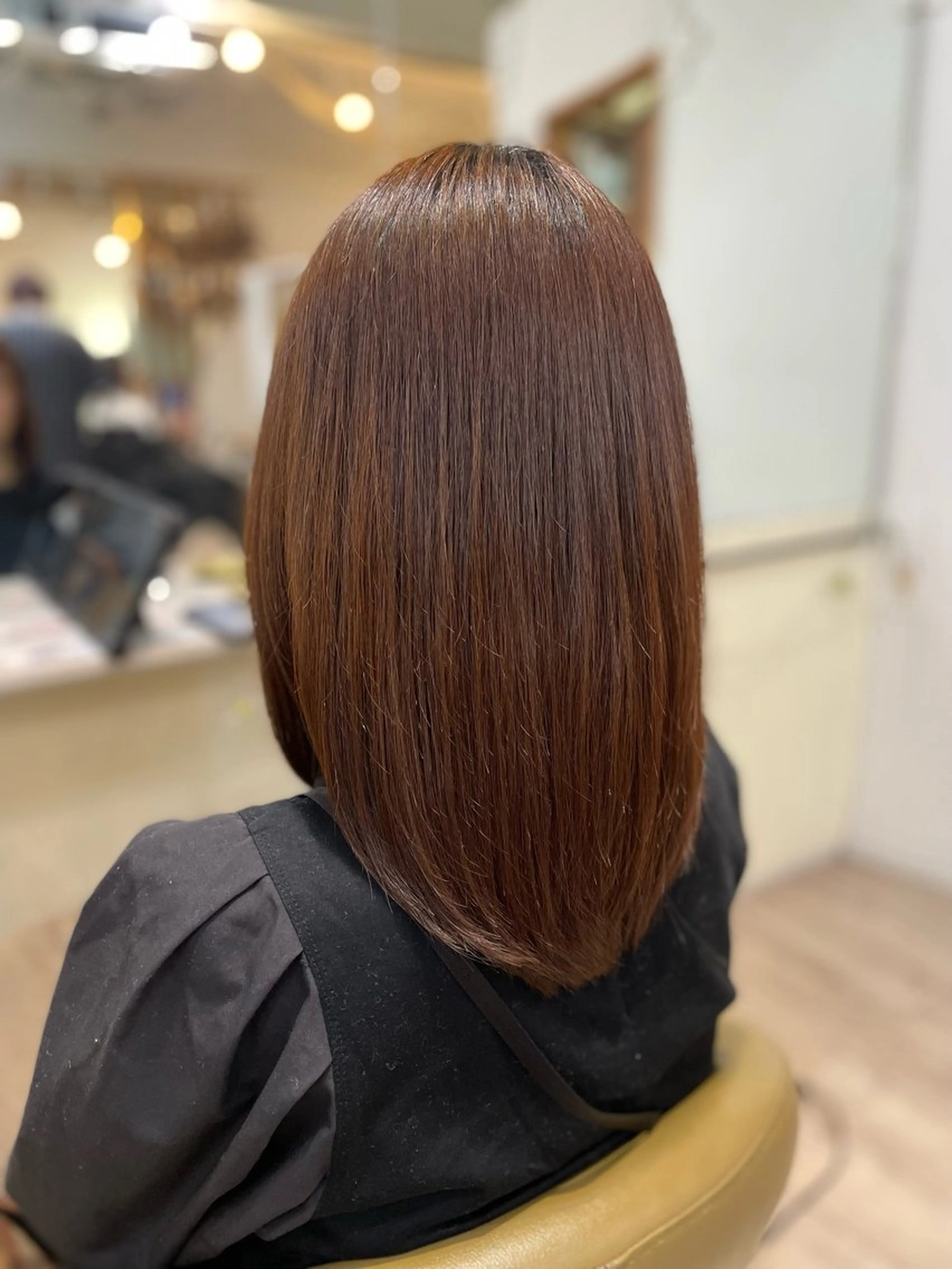 セミロング 茅野 あゆ美のヘアスタイル