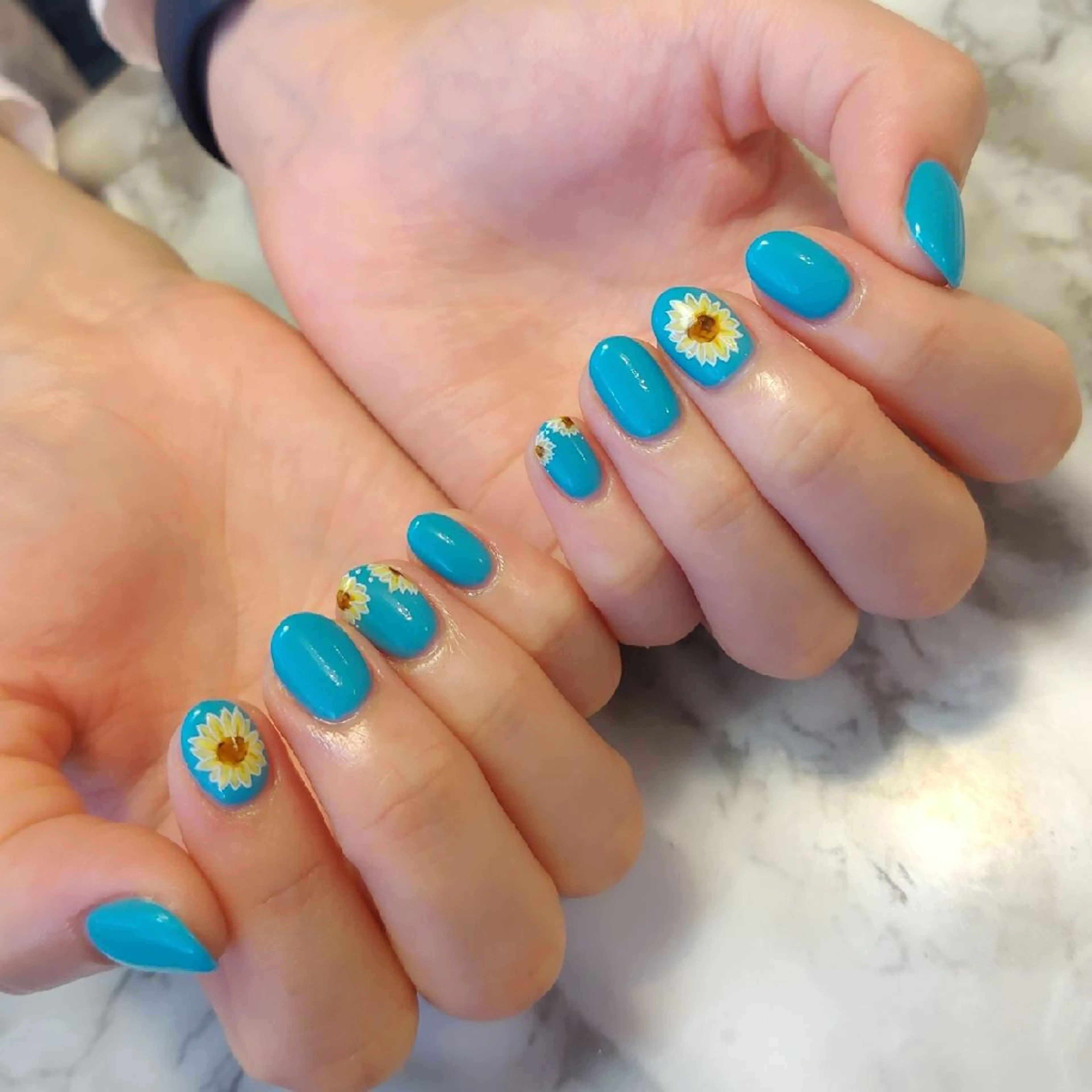 ネイル ジェヌインネイル 河内のネイルデザイン