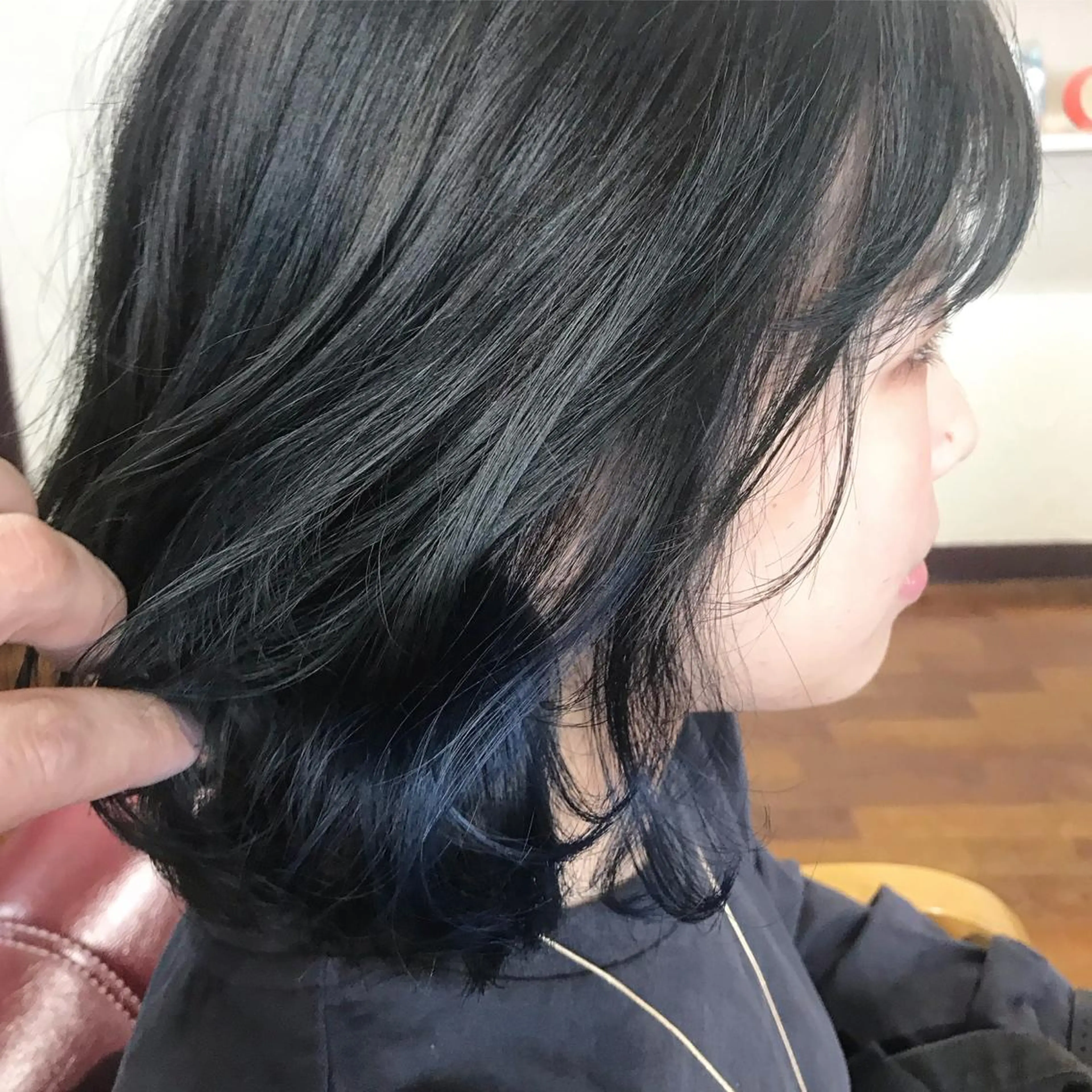 ミディアム カラー ブルーカラー ブルージュ インナーカラー 大嶋 宏隆のヘアスタイル