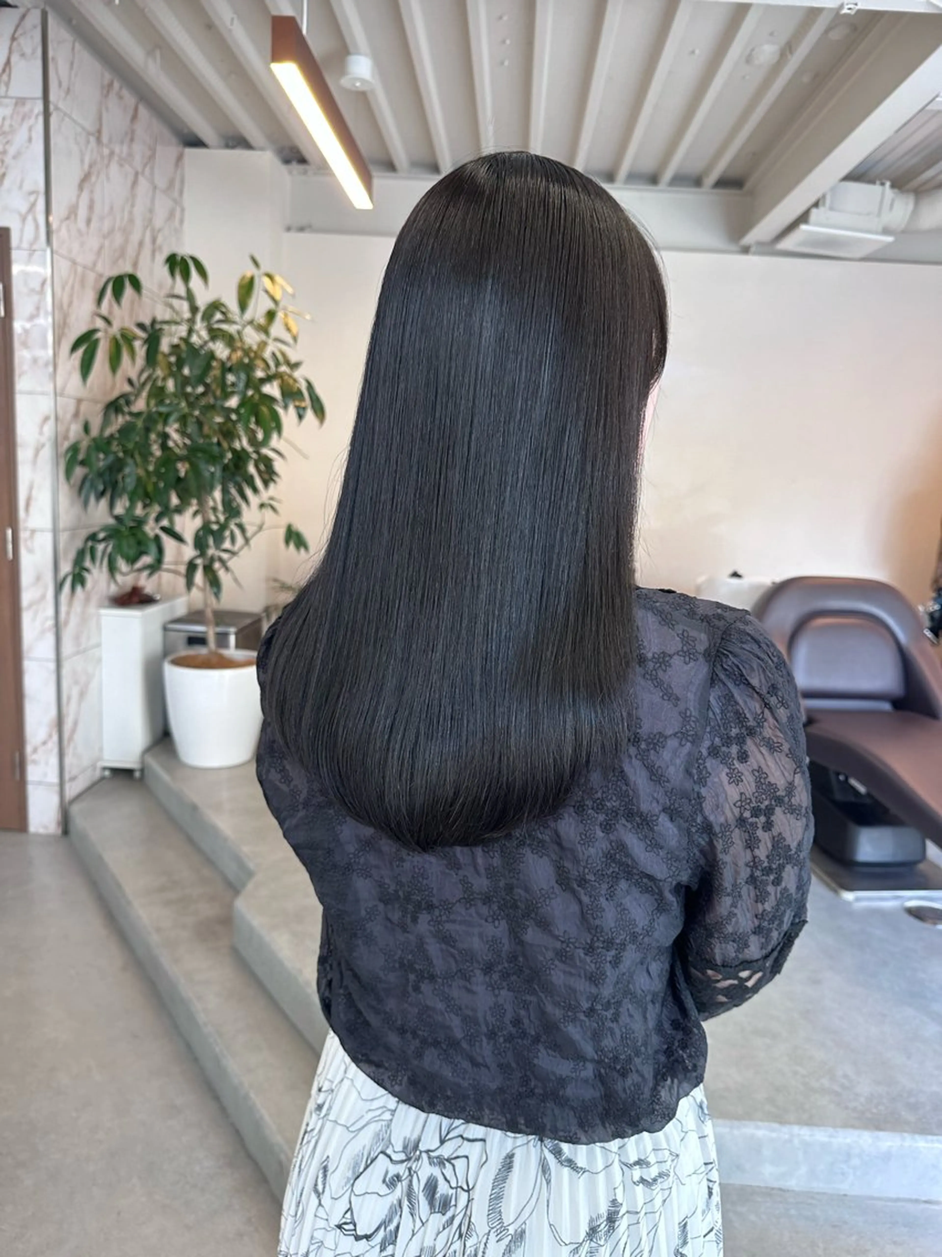 セミロング 顔まわりレイヤー 韓国風ヘア レイヤーカット ローレイヤー 縮毛矯正 カット ヘアカラー トリートメント 【必ず似合わせます】 川口航平のヘアスタイル