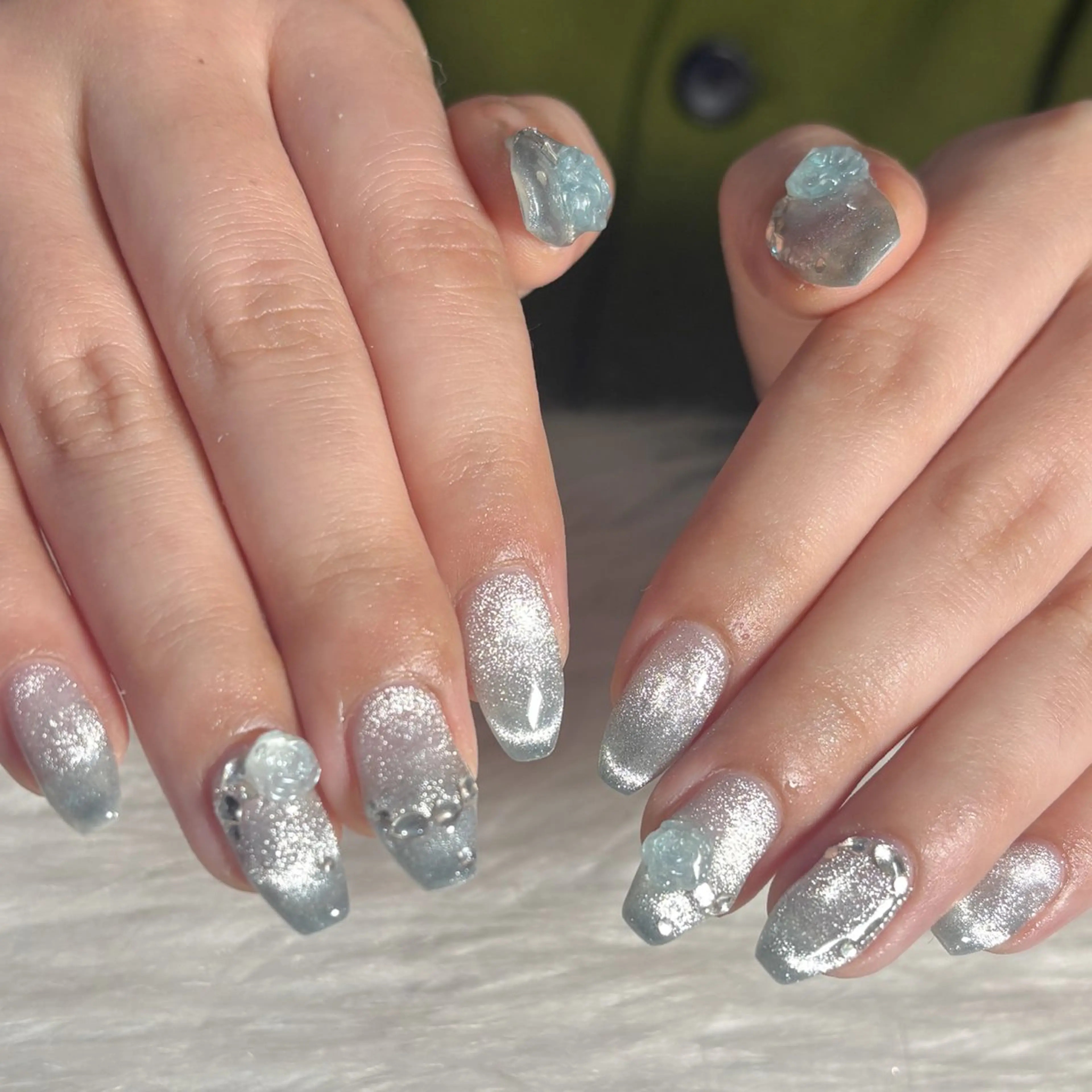 ネイル ハンドネイル LAVISH manaのネイルデザイン