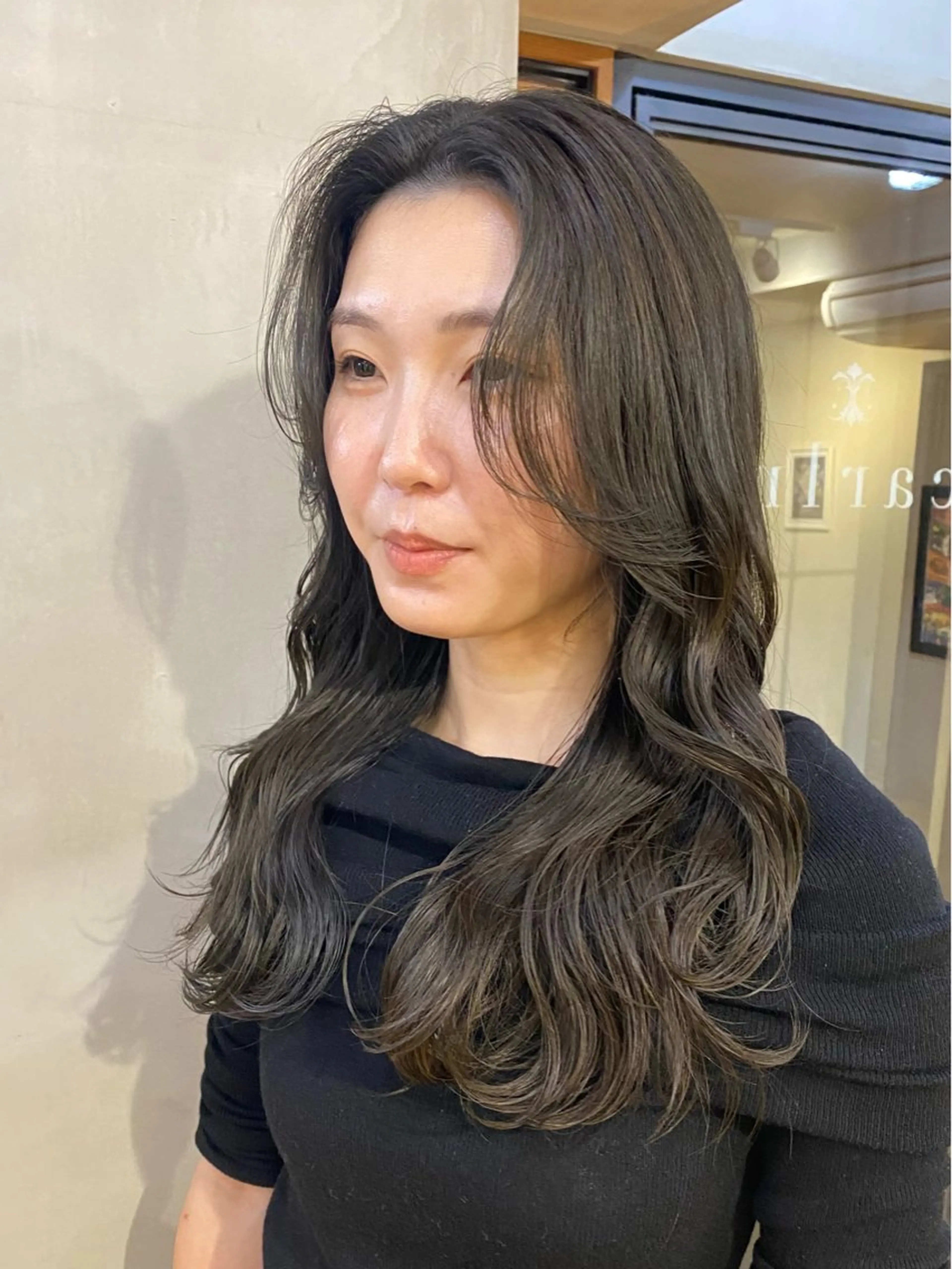 ロング アッシュ くびれヘア くびれレイヤー レイヤーカット 齋藤 リクのヘアスタイル