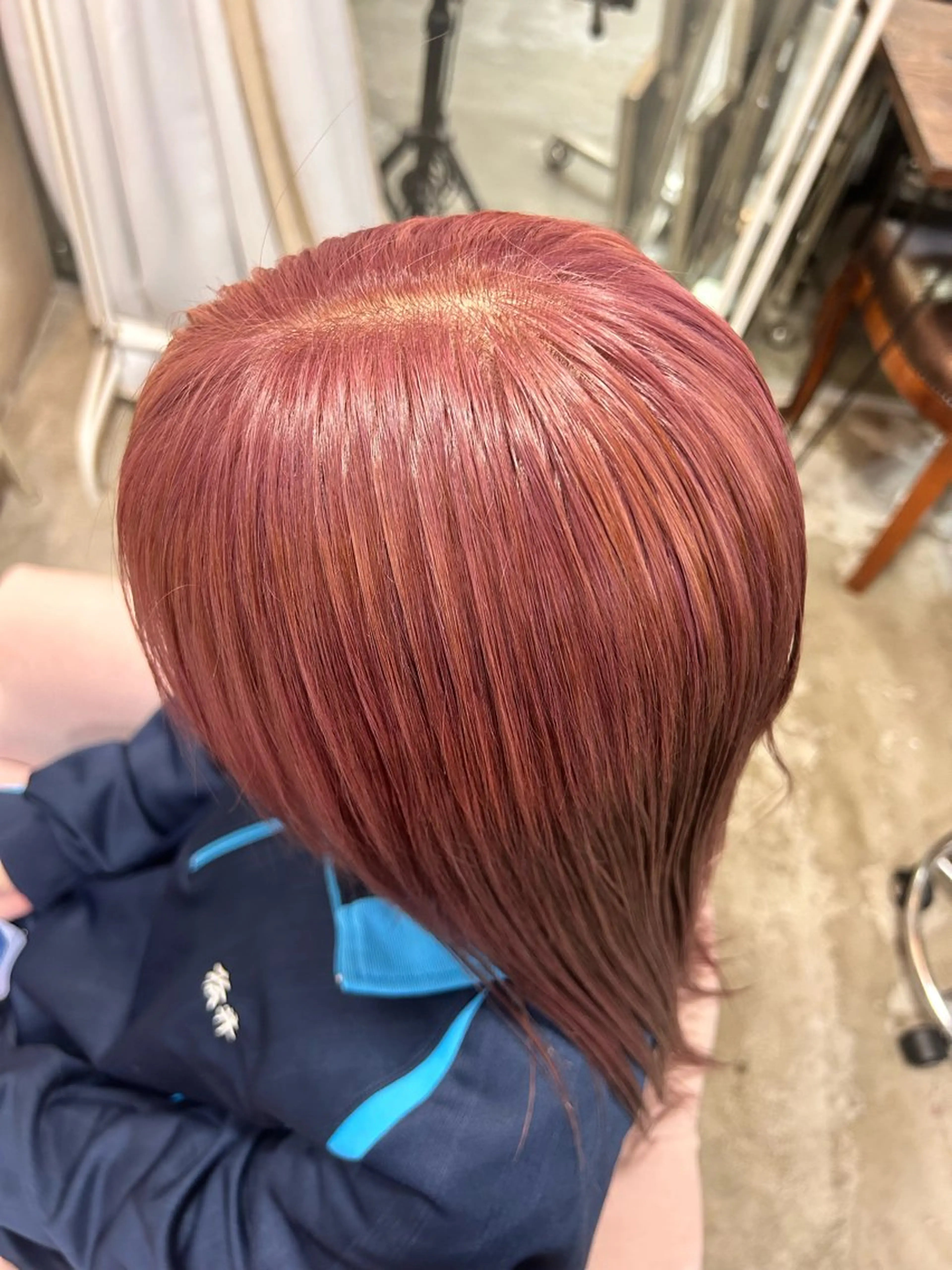 カラー ハイトーンカラー 濵﨑 理奈のヘアスタイル