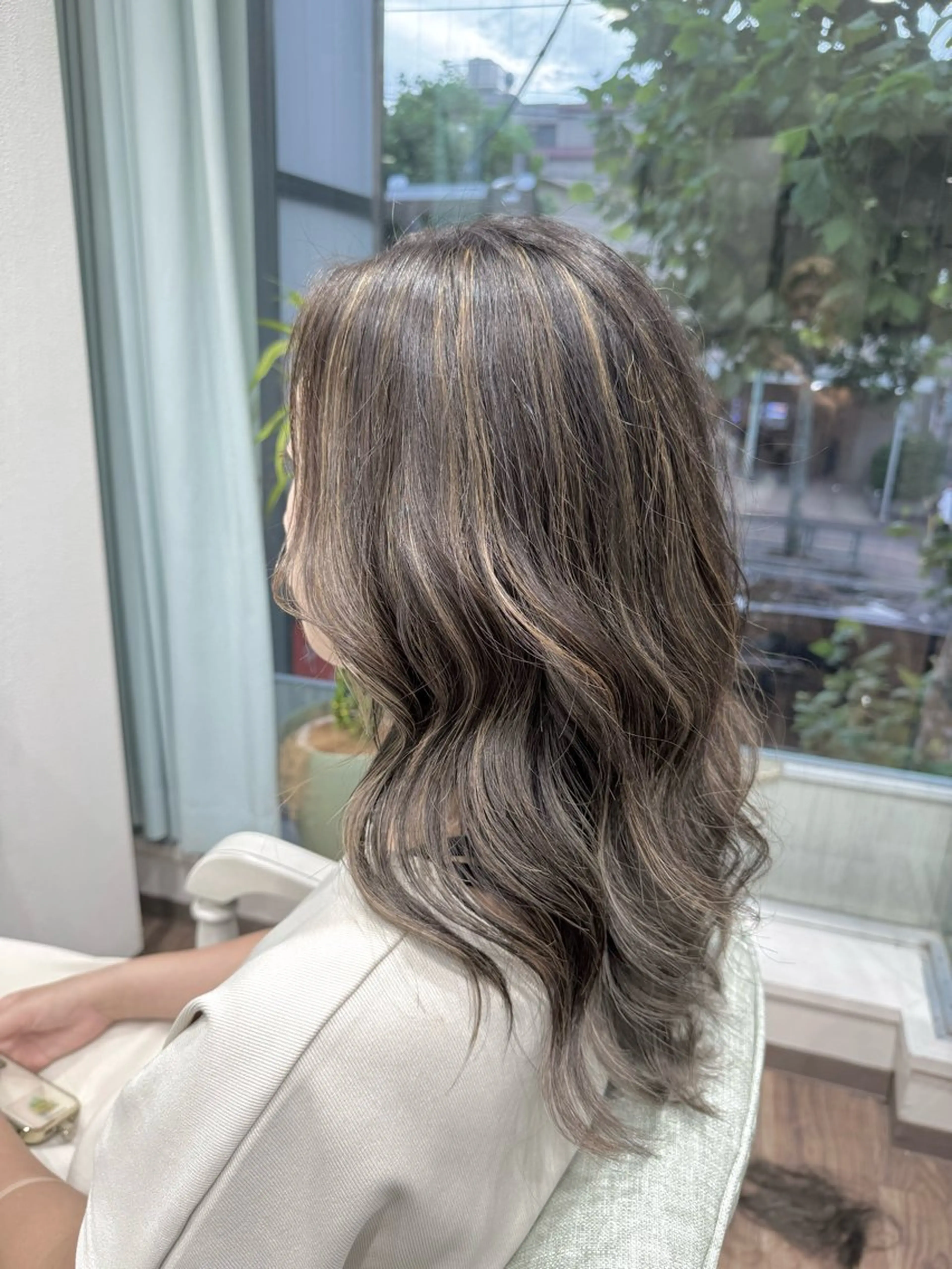 セミロング カラー ハイライトカラー ハイライト ヘアカラー トリートメント ハイトーン/ブリーチ /ボブ特化/SOMAのヘアスタイル