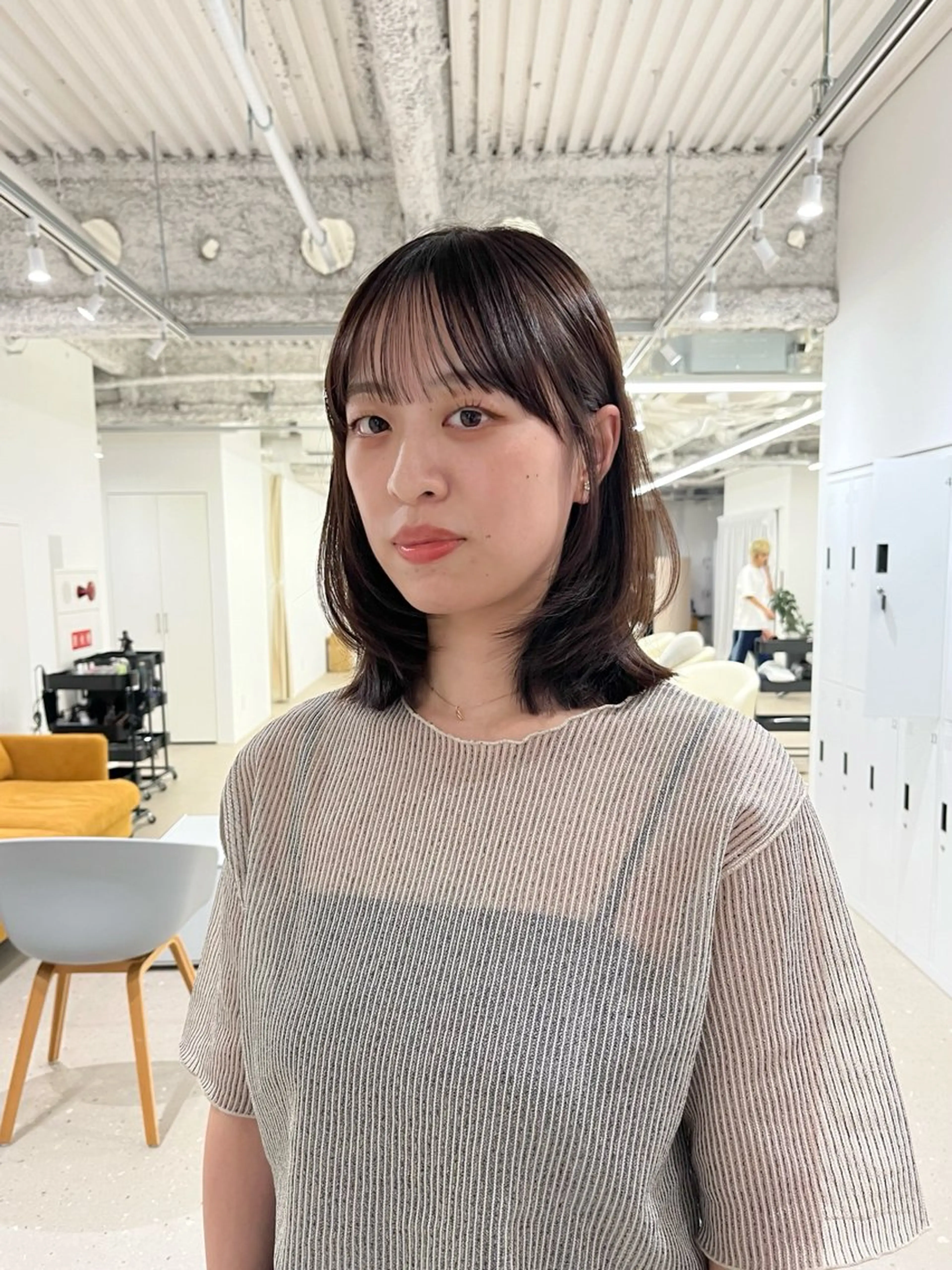 ミディアム カラー 阪本 桃のヘアスタイル