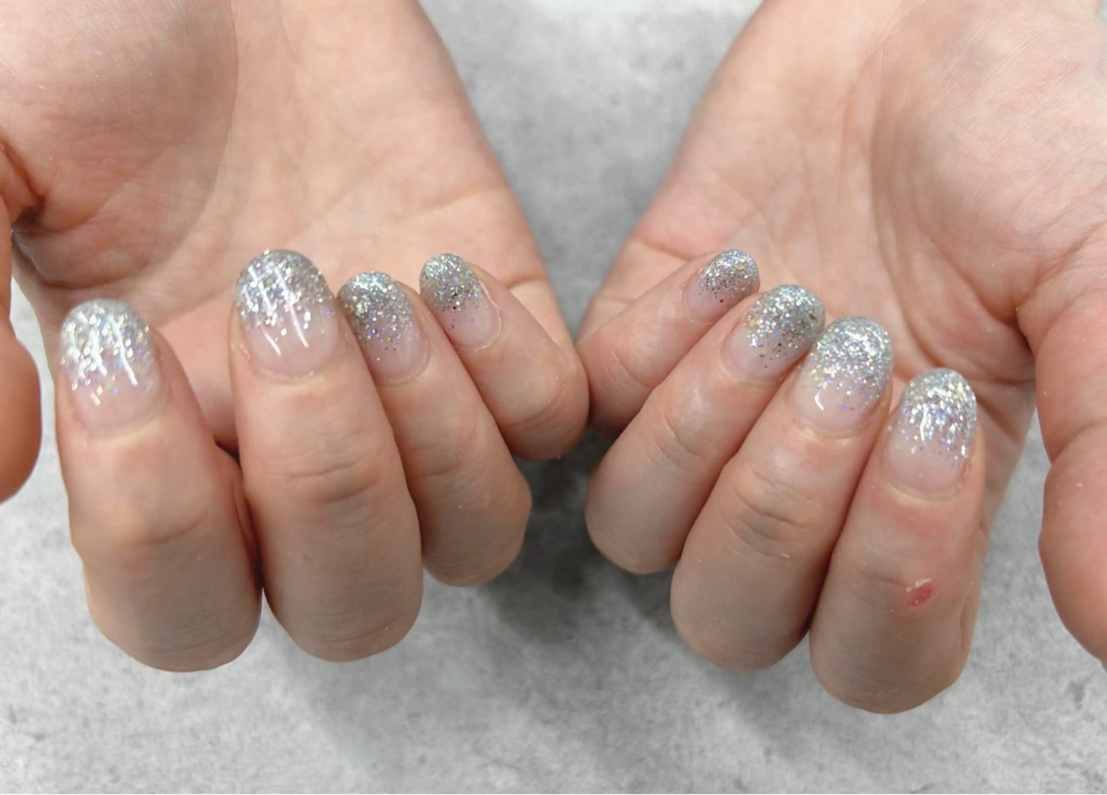 ネイル ブルー ラメ(グリッター) ハンドネイル agré ネイルサロン　アグレのネイルデザイン