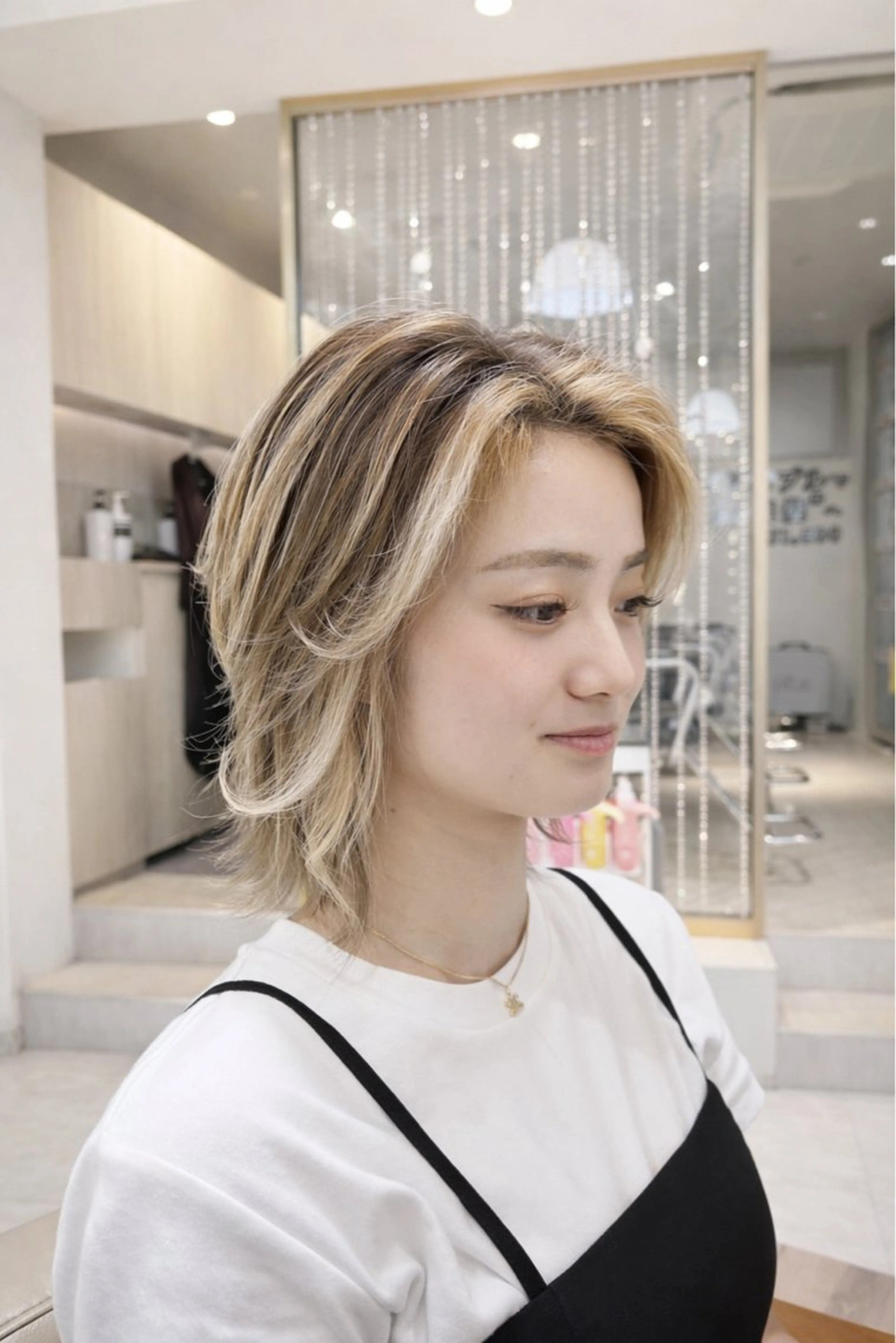 ミディアム カラー 透明感カラー ハイライトカラー 外国人風カラー ハイライト 韓国風ヘア カット ヘアカラー 野田阪神/レイヤー/ ハイライト/yuuのヘアスタイル