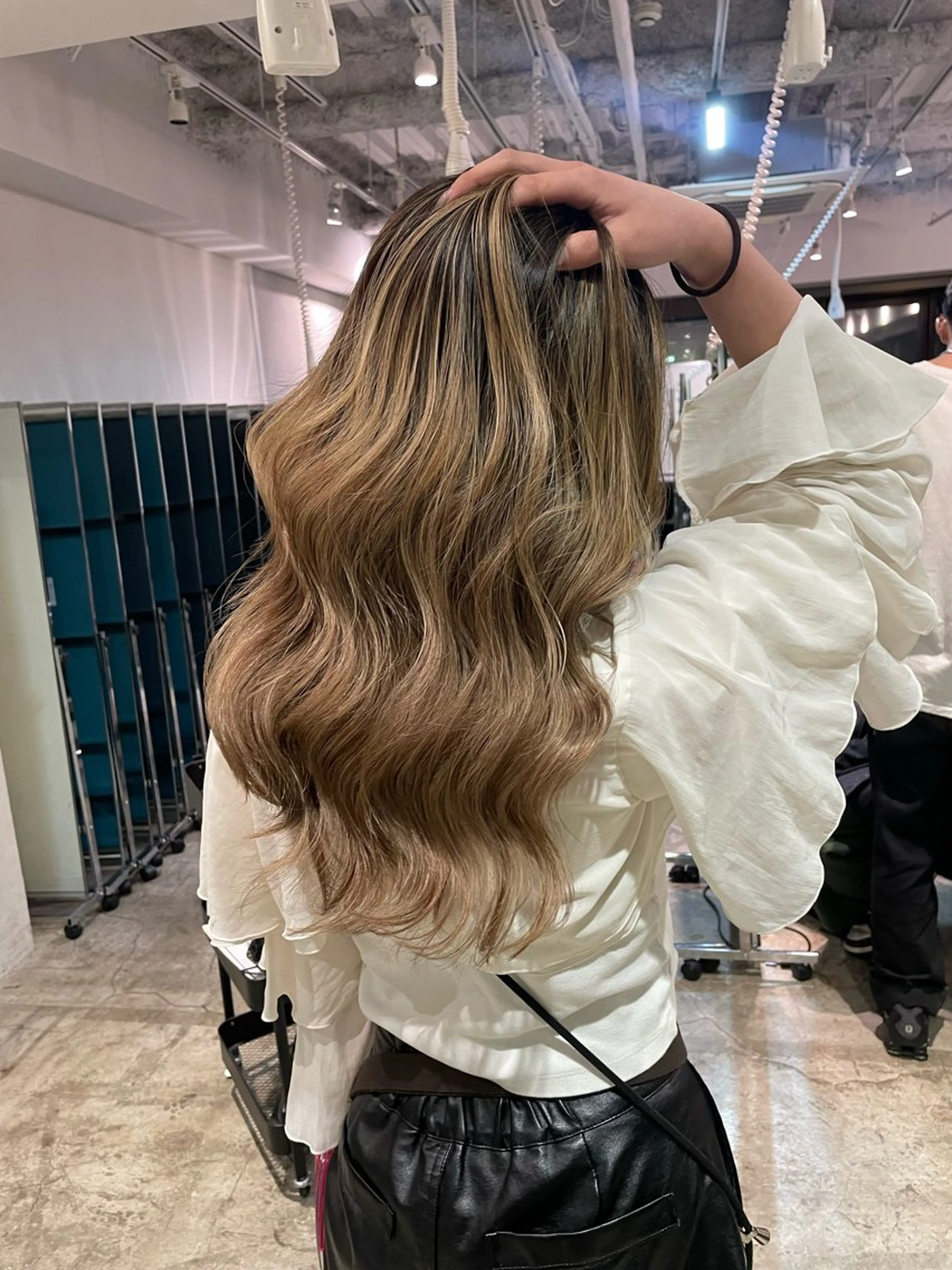 ロング カラー MINAMO 韓国レイヤーのヘアスタイル