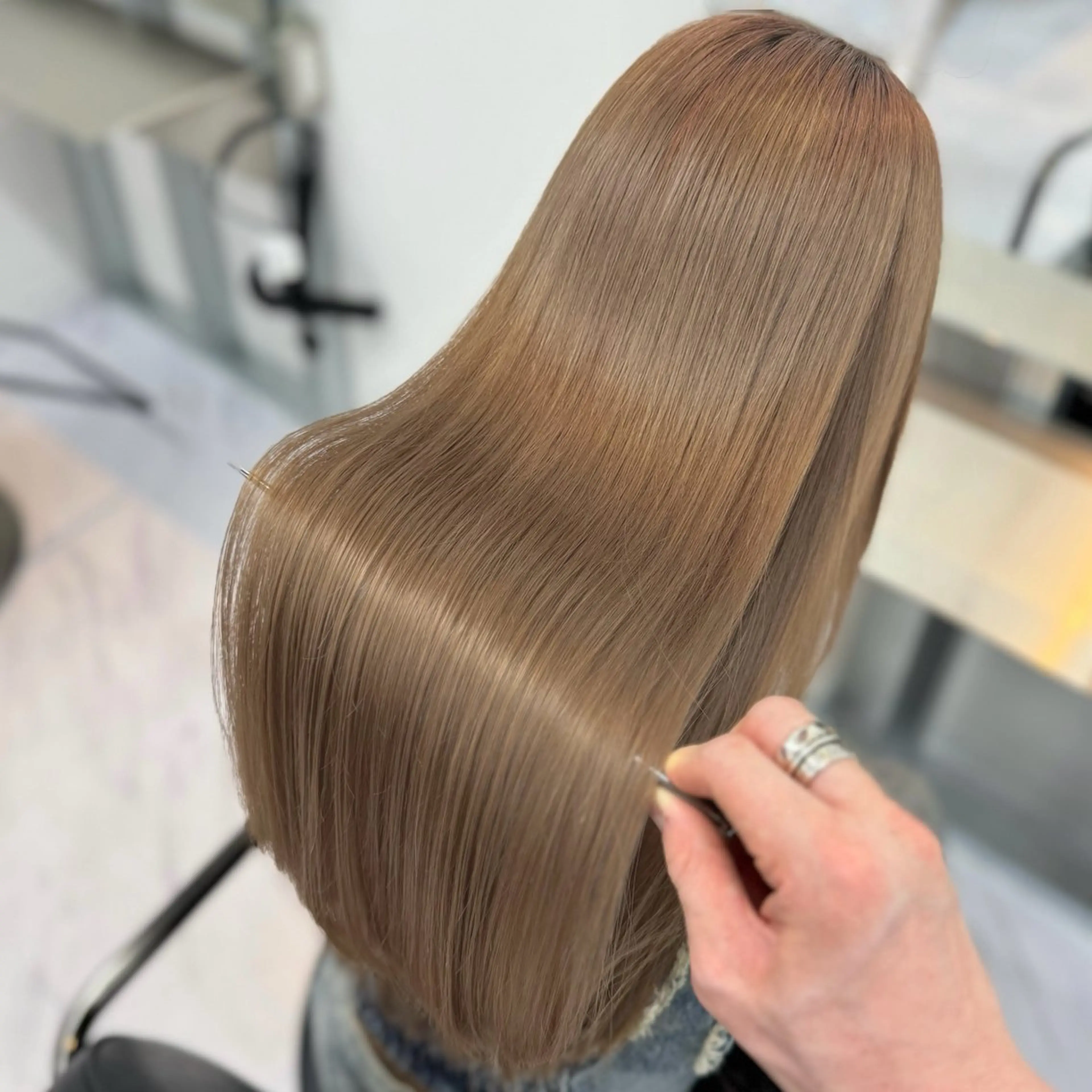 ロング カラー カット ヘアカラー 縮毛矯正 トリートメント 🤍ハイトーン 🤍VIVIE🤍のヘアスタイル