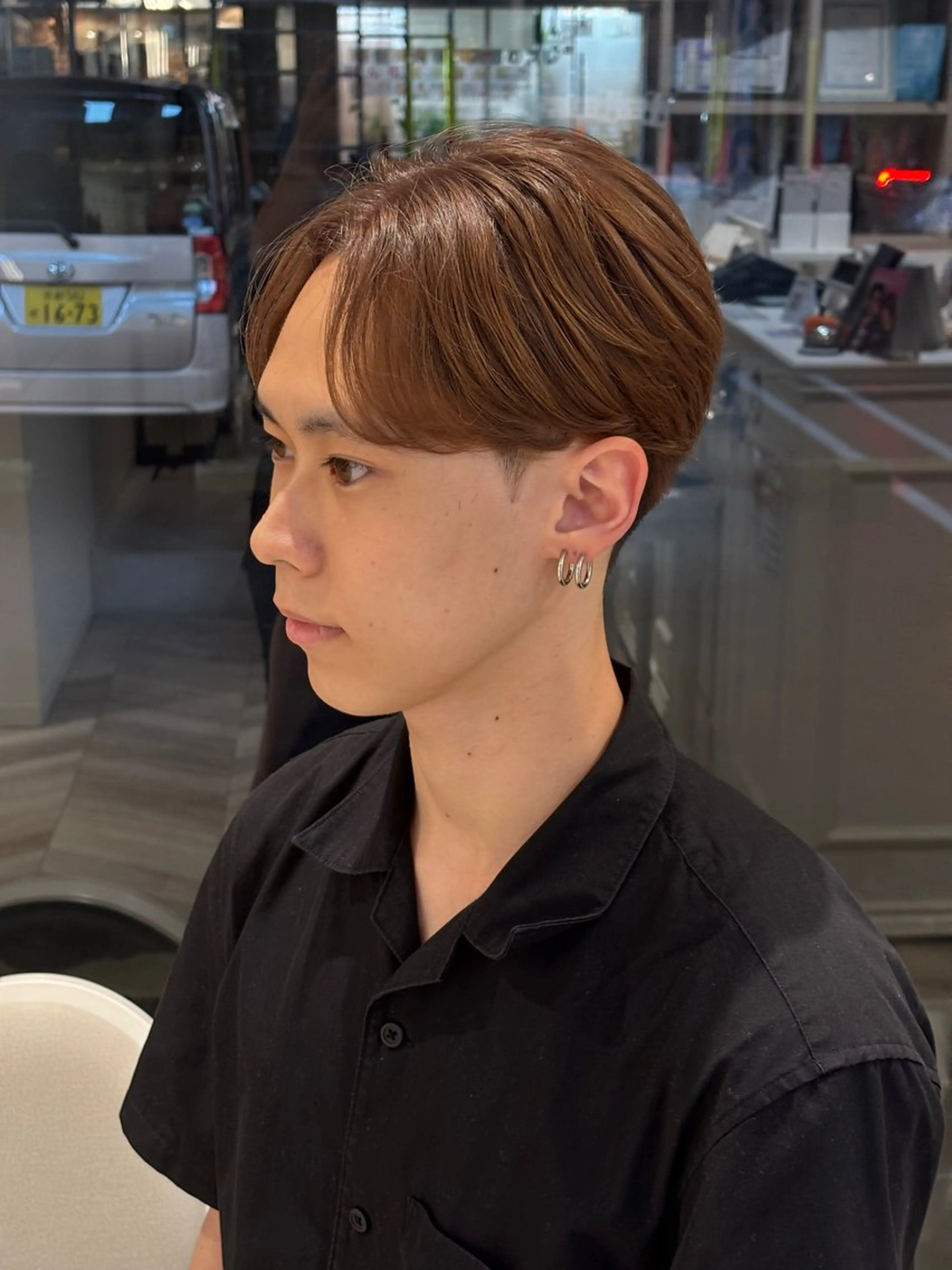 ショート カラー ブリーチなしwカラー メンズパーマ新居見のヘアスタイル