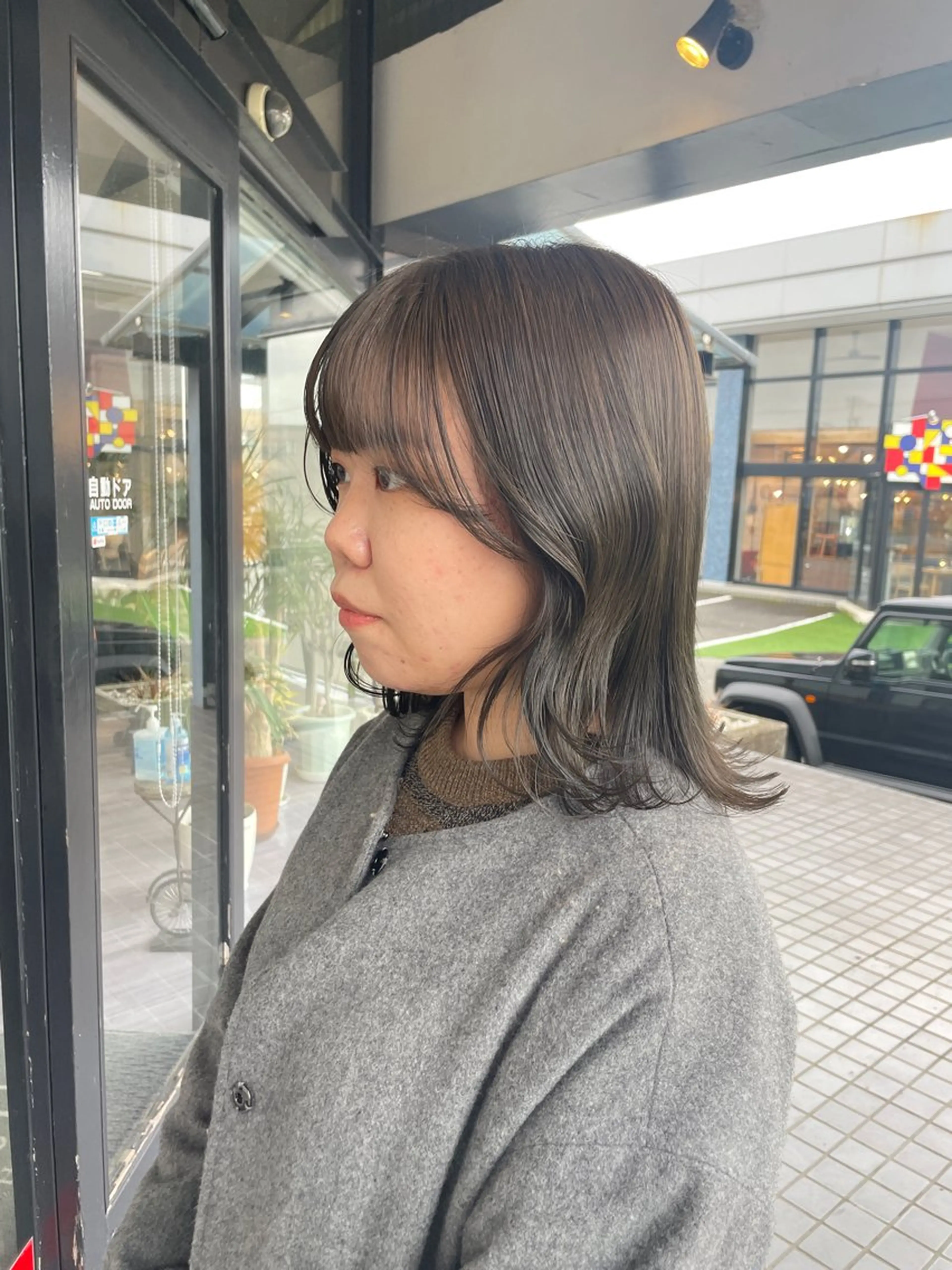ミディアム 顔まわりレイヤー レイヤーカット マキノ キョウカのヘアスタイル