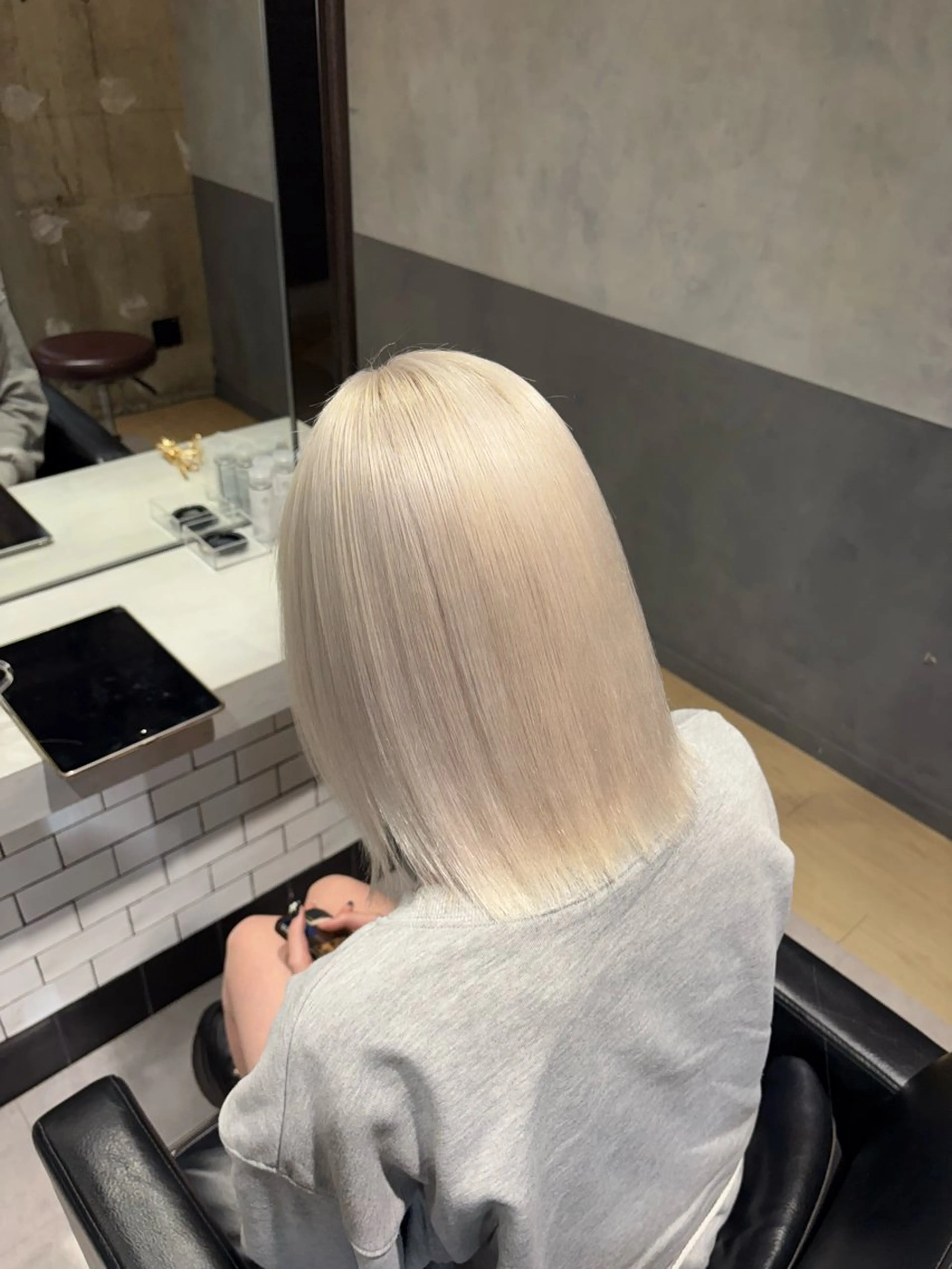 ミディアム ヘアカラー トリートメント ハイトーンエフェクト ブリーチいち丸のヘアスタイル