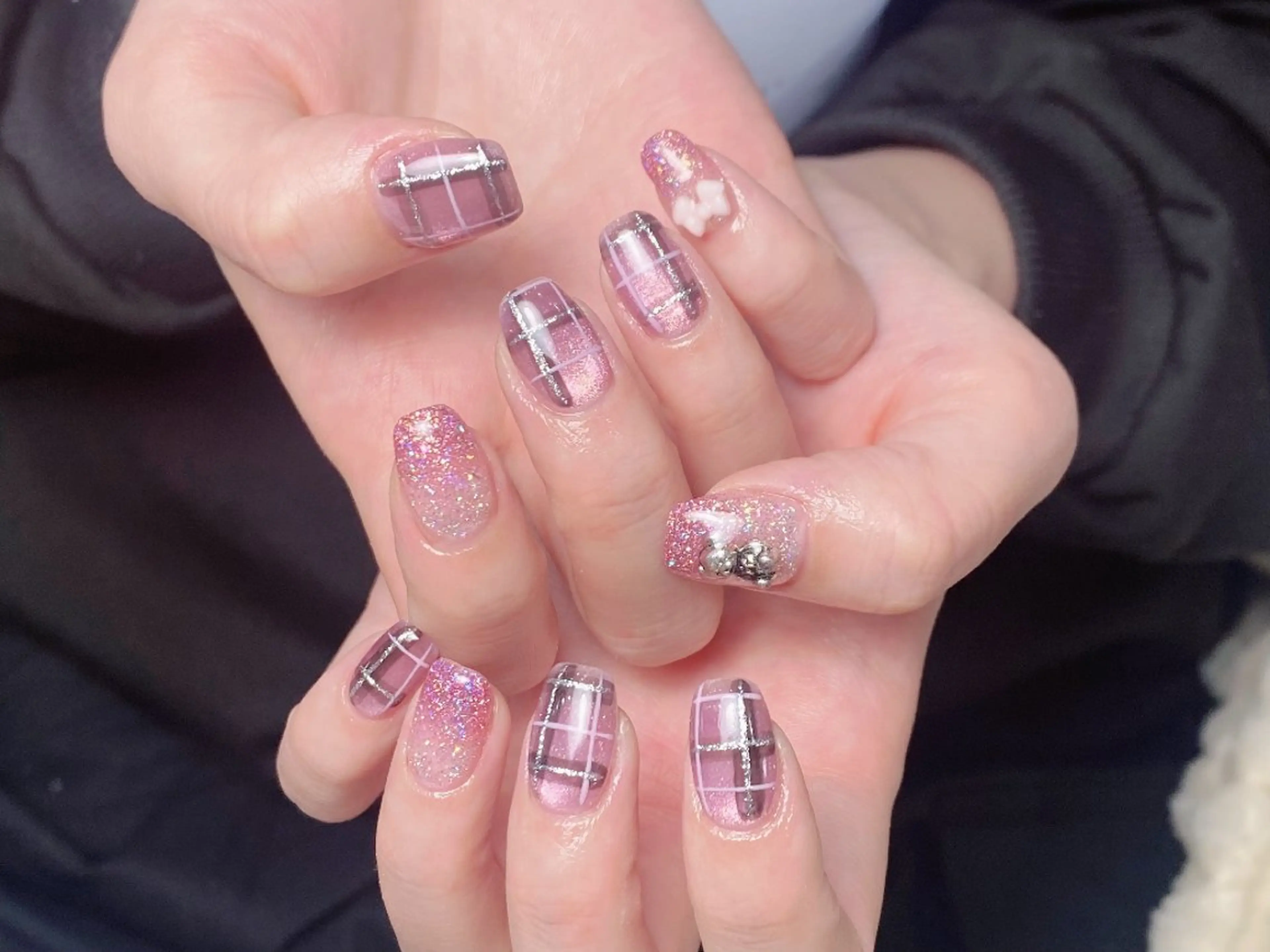 ネイル チークネイル フレンチネイル ジェルネイル ガーリー キラキラネイル ハンドネイル UM Nail Salonのネイルデザイン