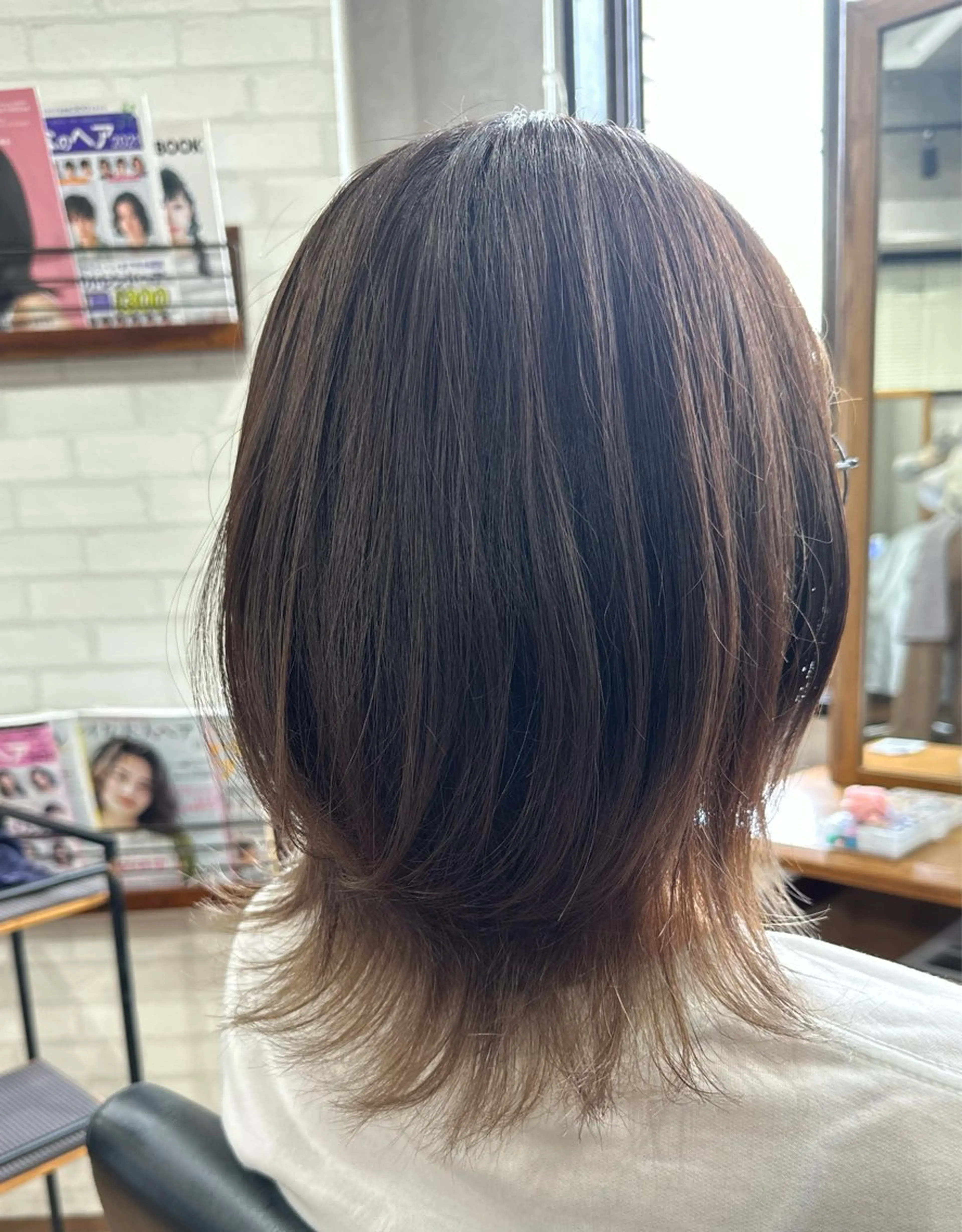 ミディアム カット ✂️秋葉原 🤍YURI🤍のヘアスタイル