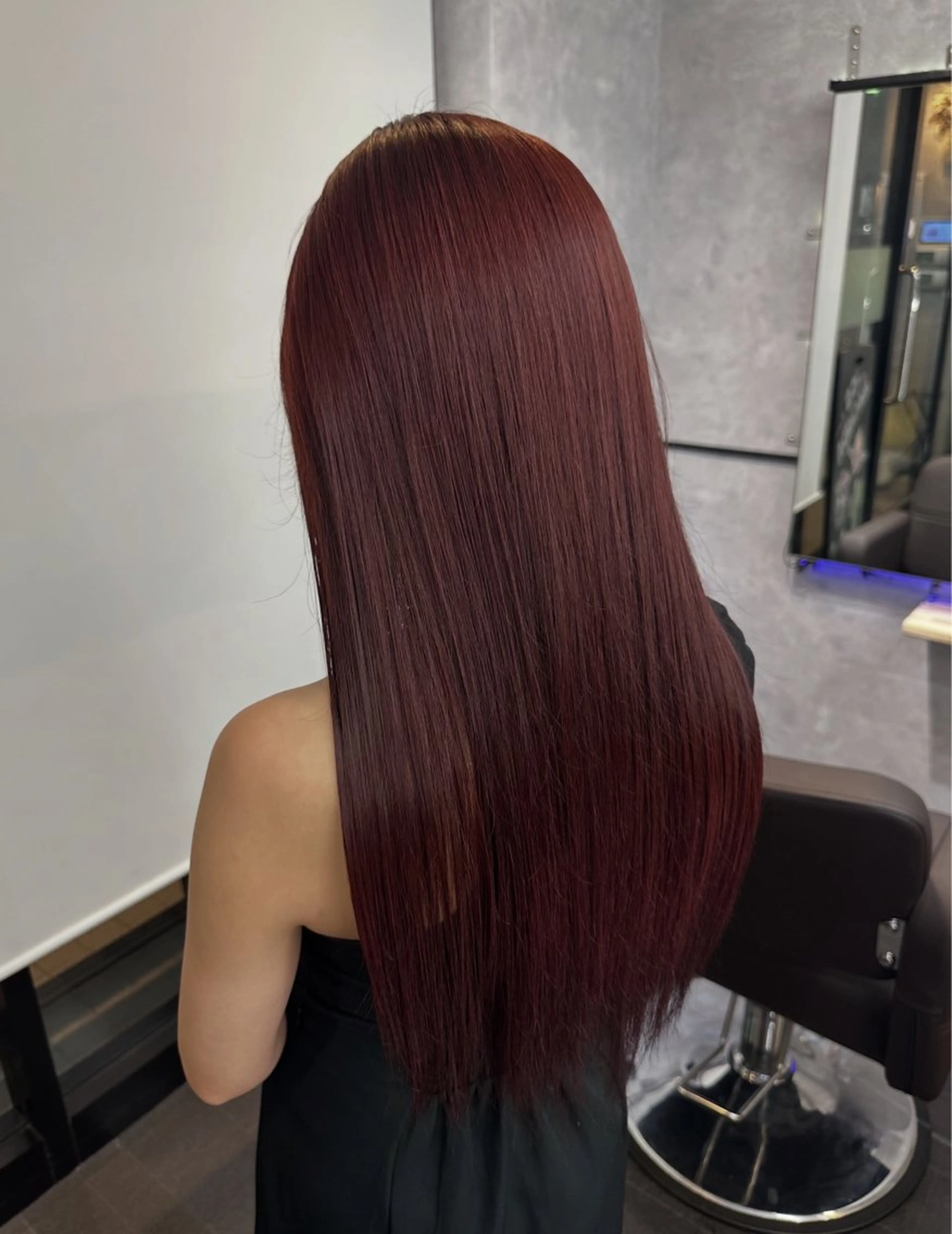 ロング カラー ボルドーカラー ヘアカラー ハイトーン🪼派手髪 mahoのヘアスタイル