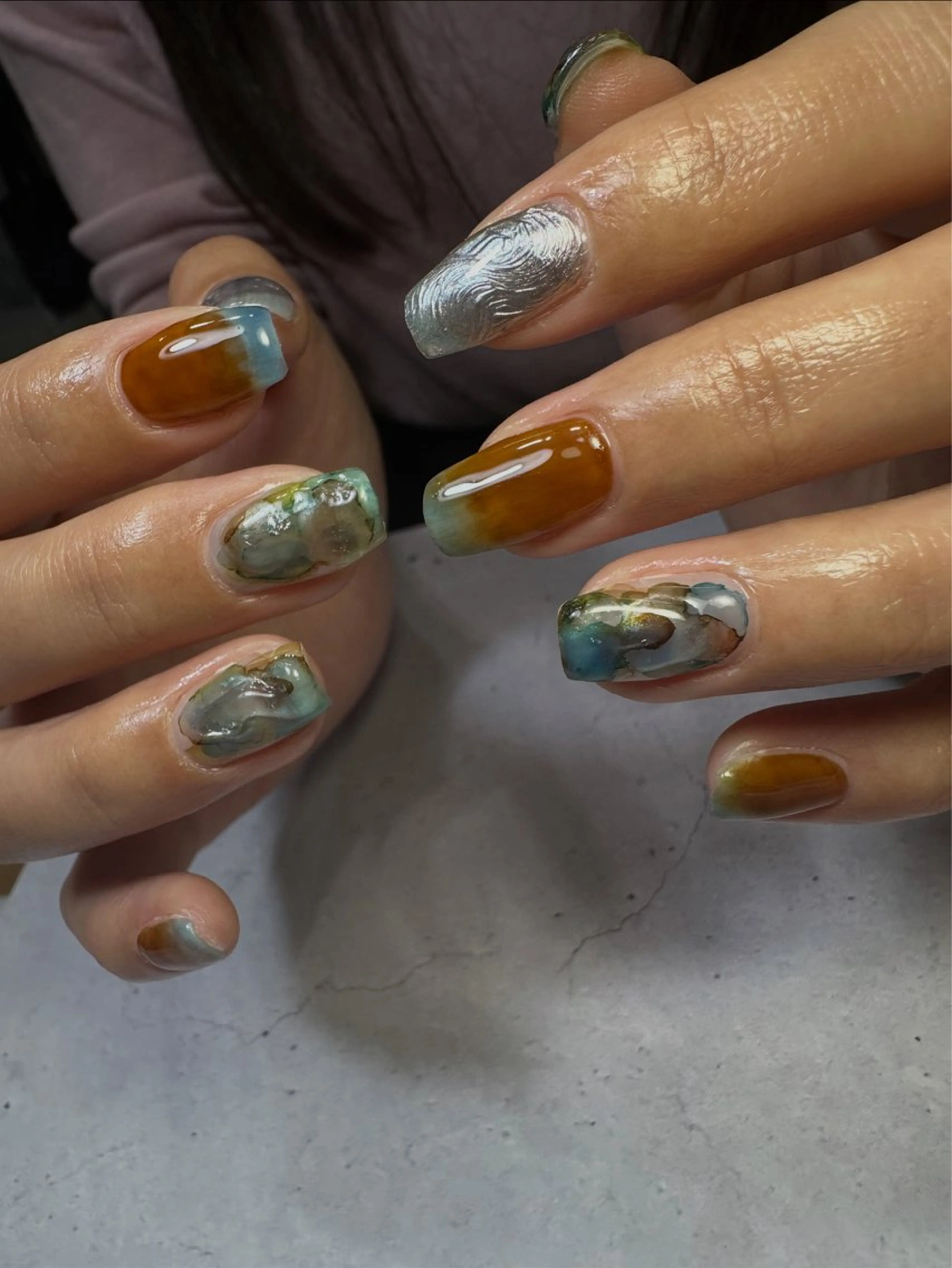 ネイル ブルー マグネットネイル ミラーネイル ニュアンスネイル ぷっくりネイル nailsalon Daphneのネイルデザイン