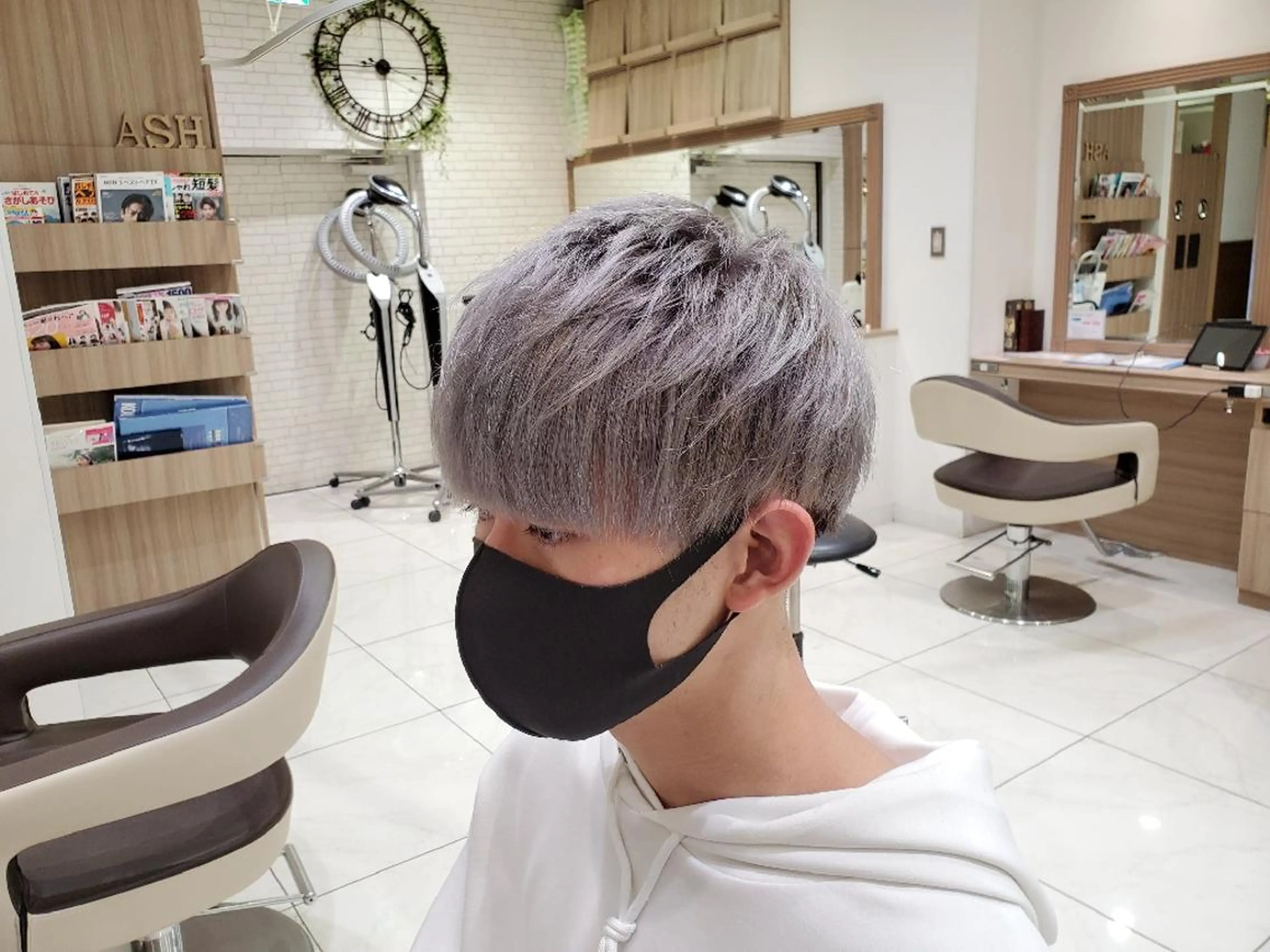 ショート カラー アッシュ ブリーチ イルミナカラー シルバー シルバーアッシュ カラー特化🔥中村 和貴<Ash津田沼>のヘアスタイル