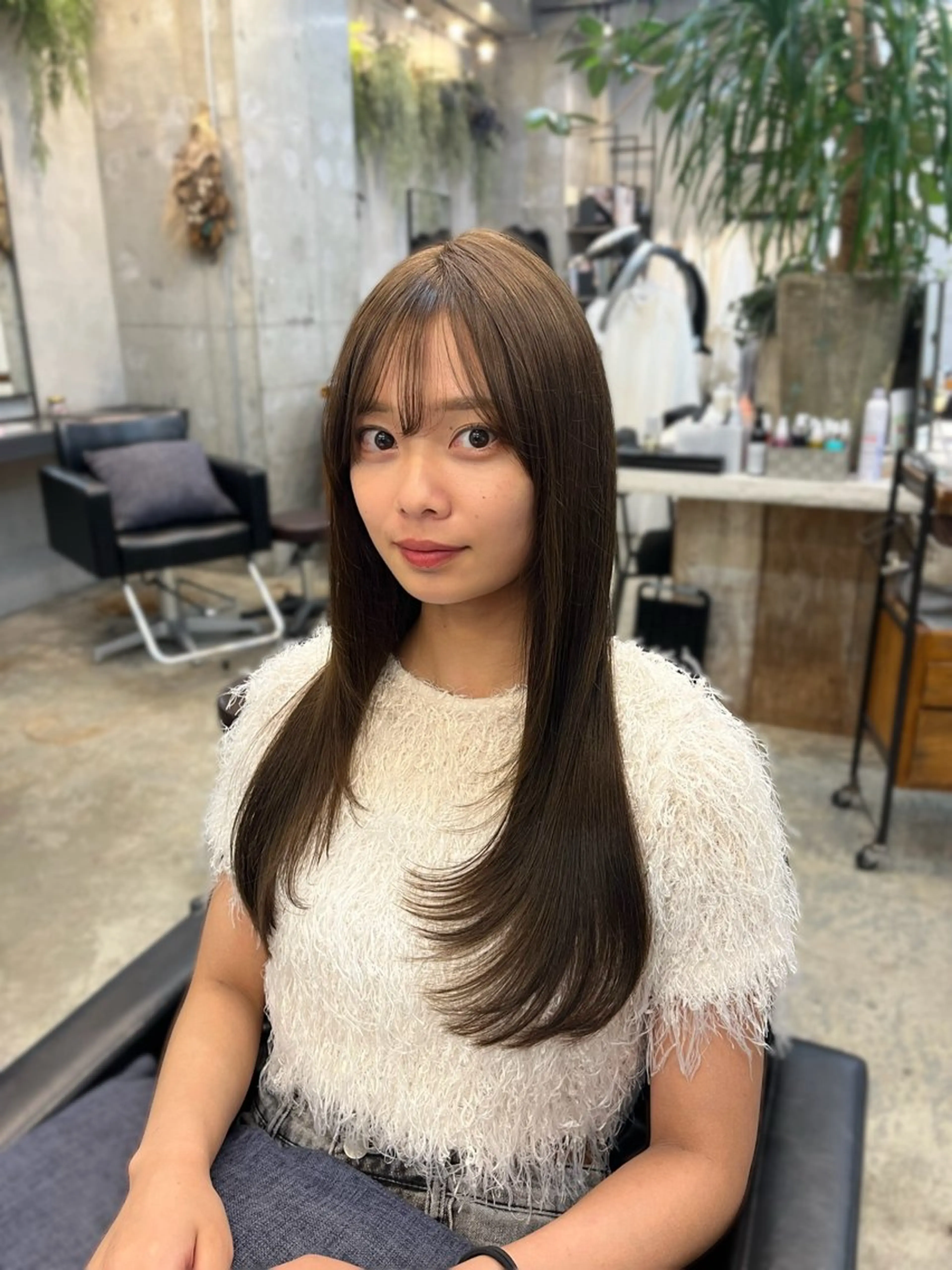 ロング マアヤ/ハイトーン /ハイレイヤーのヘアスタイル