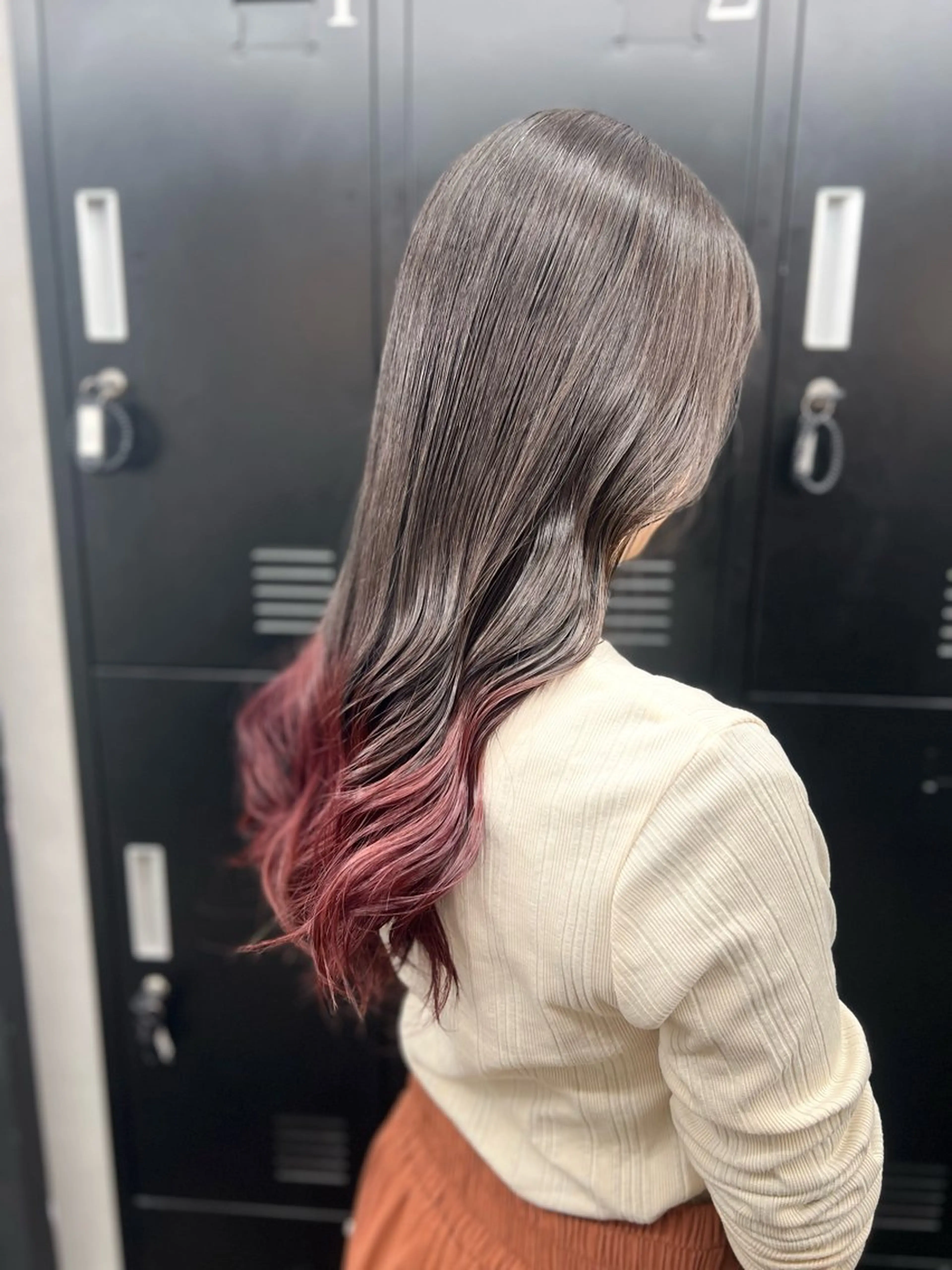 ロング カラー グラデーションカラー レッドカラー カット ヘアカラー 透明感カラー特化🫧 ADLLA.栗原🦋のヘアスタイル