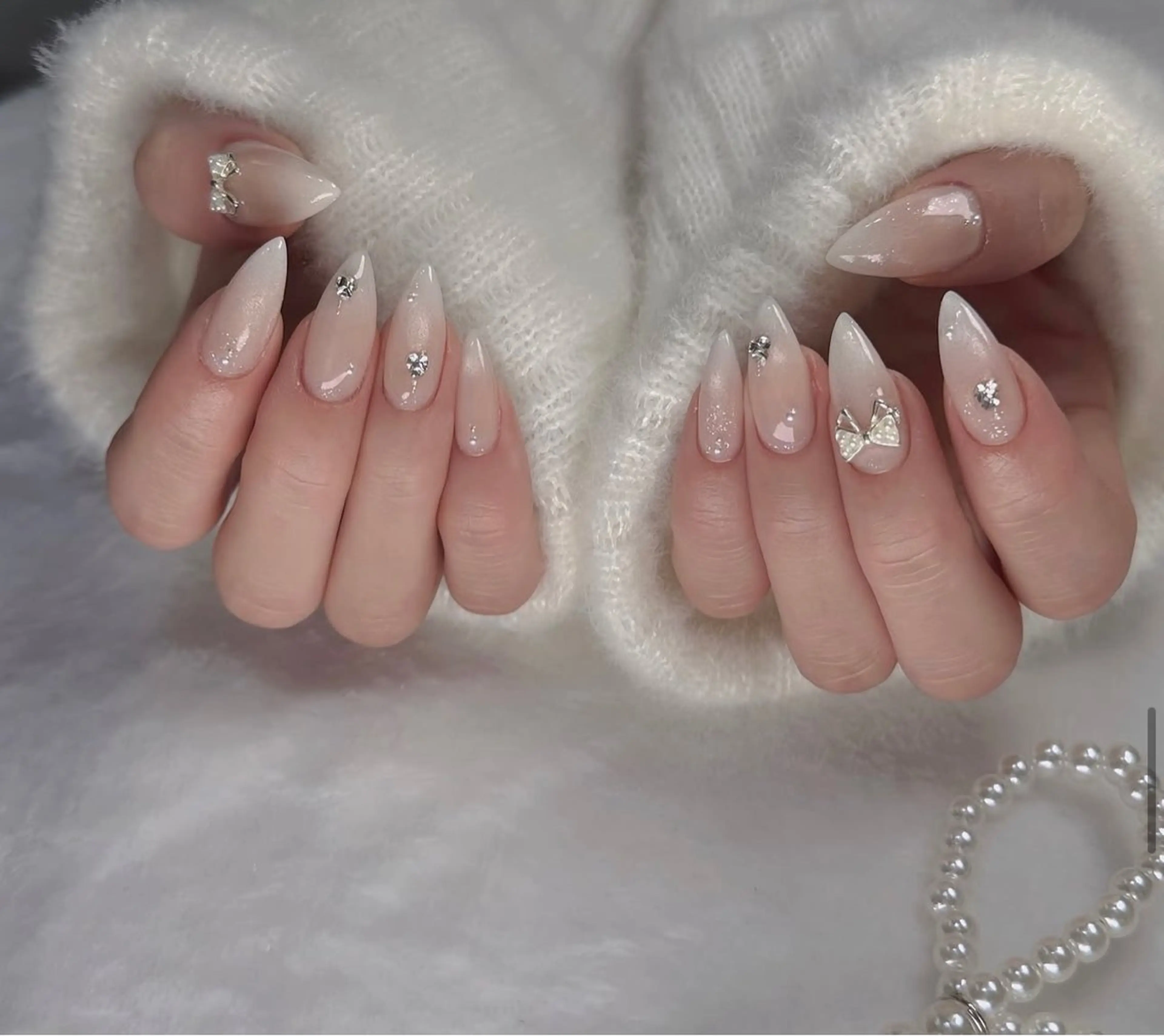 セミロング 韓国風ヘア ハンドネイル Aila Nail HanChanのネイルデザイン