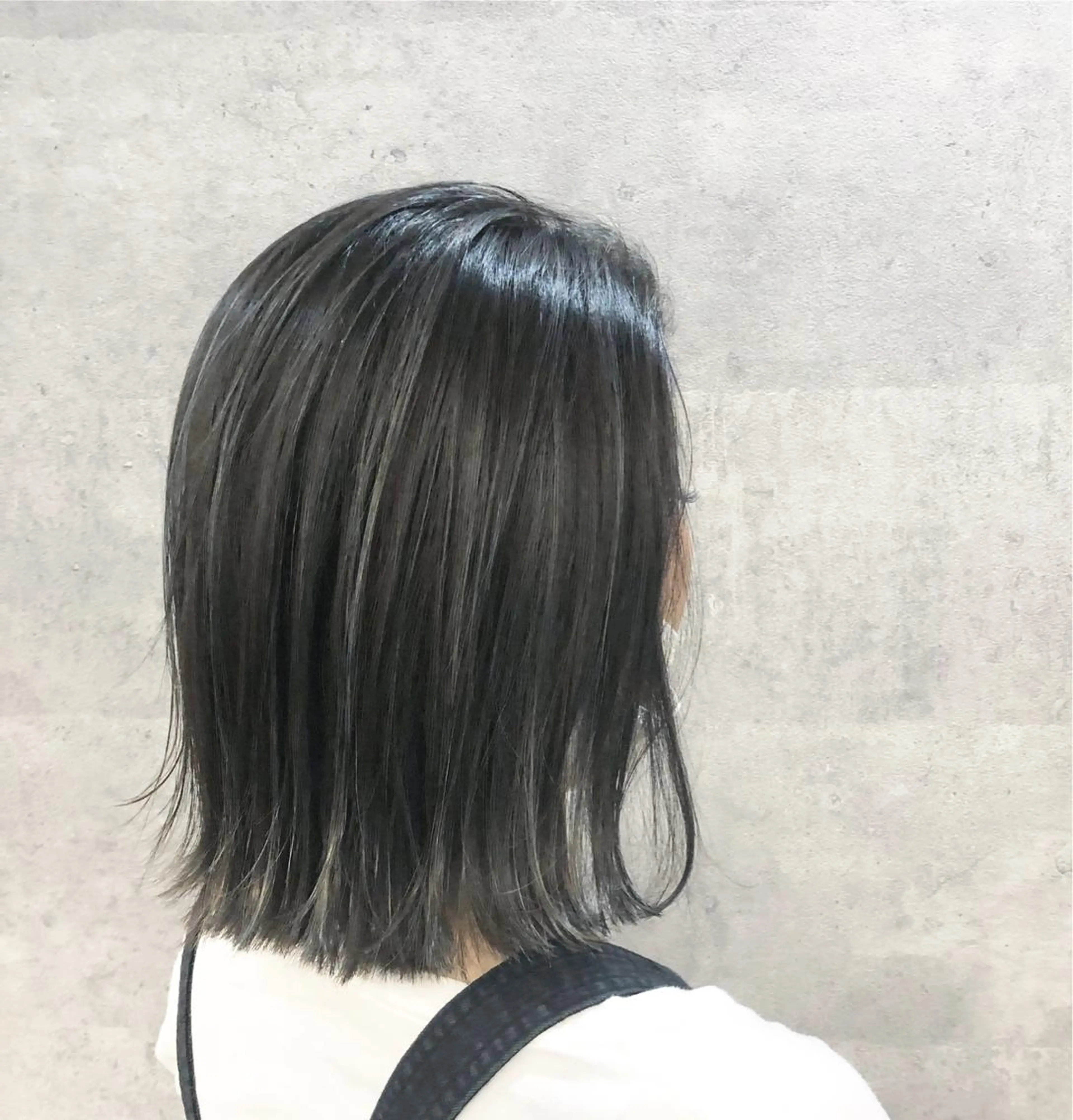 ミディアム カラー アッシュ ハイライトカラー ハイライト 髪質改善で 憧れの潤艶美髪にのヘアスタイル