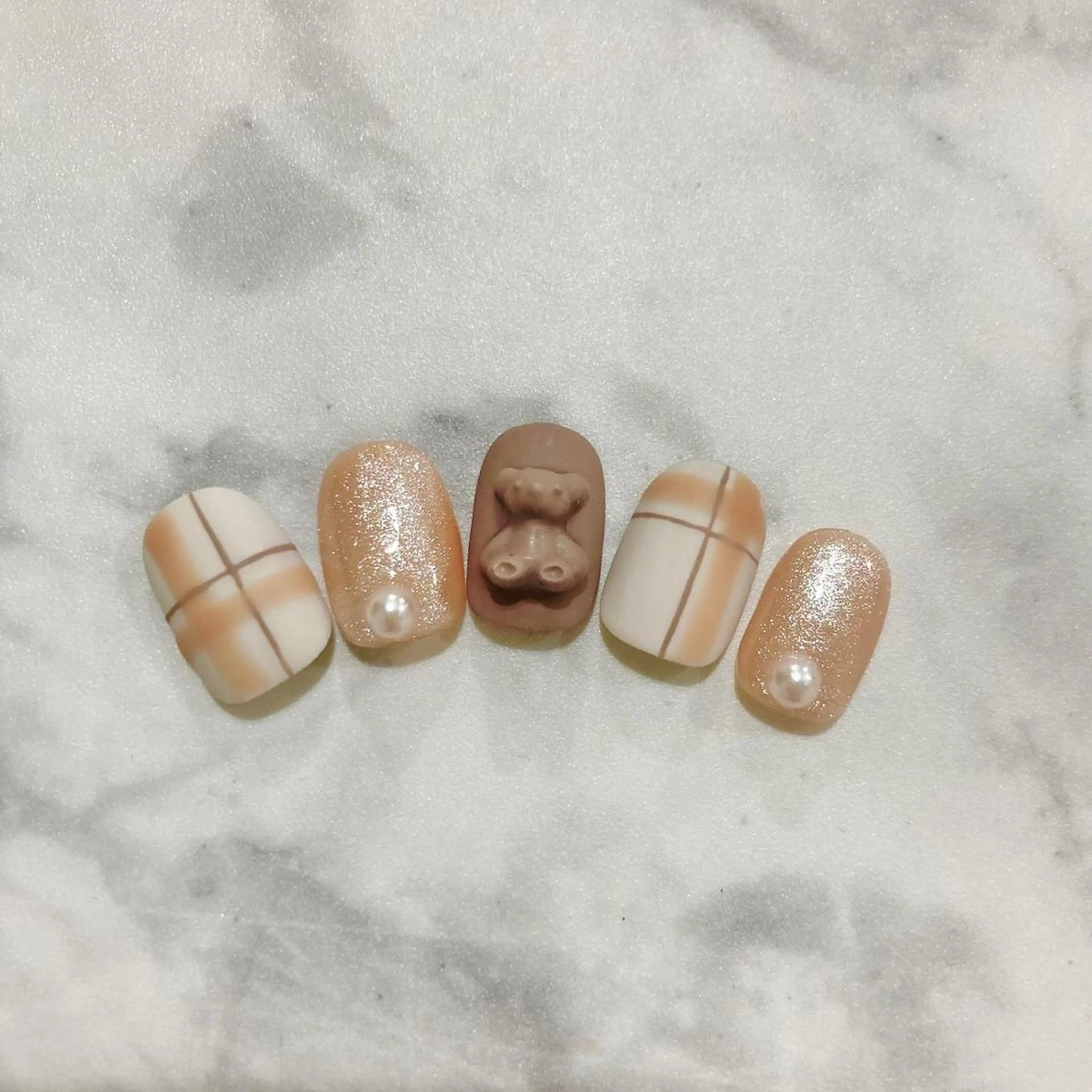 ネイル ジェルネイル ニュアンスネイル パラジェル 冬ネイル Nail&eye Belire 新宿のネイルデザイン