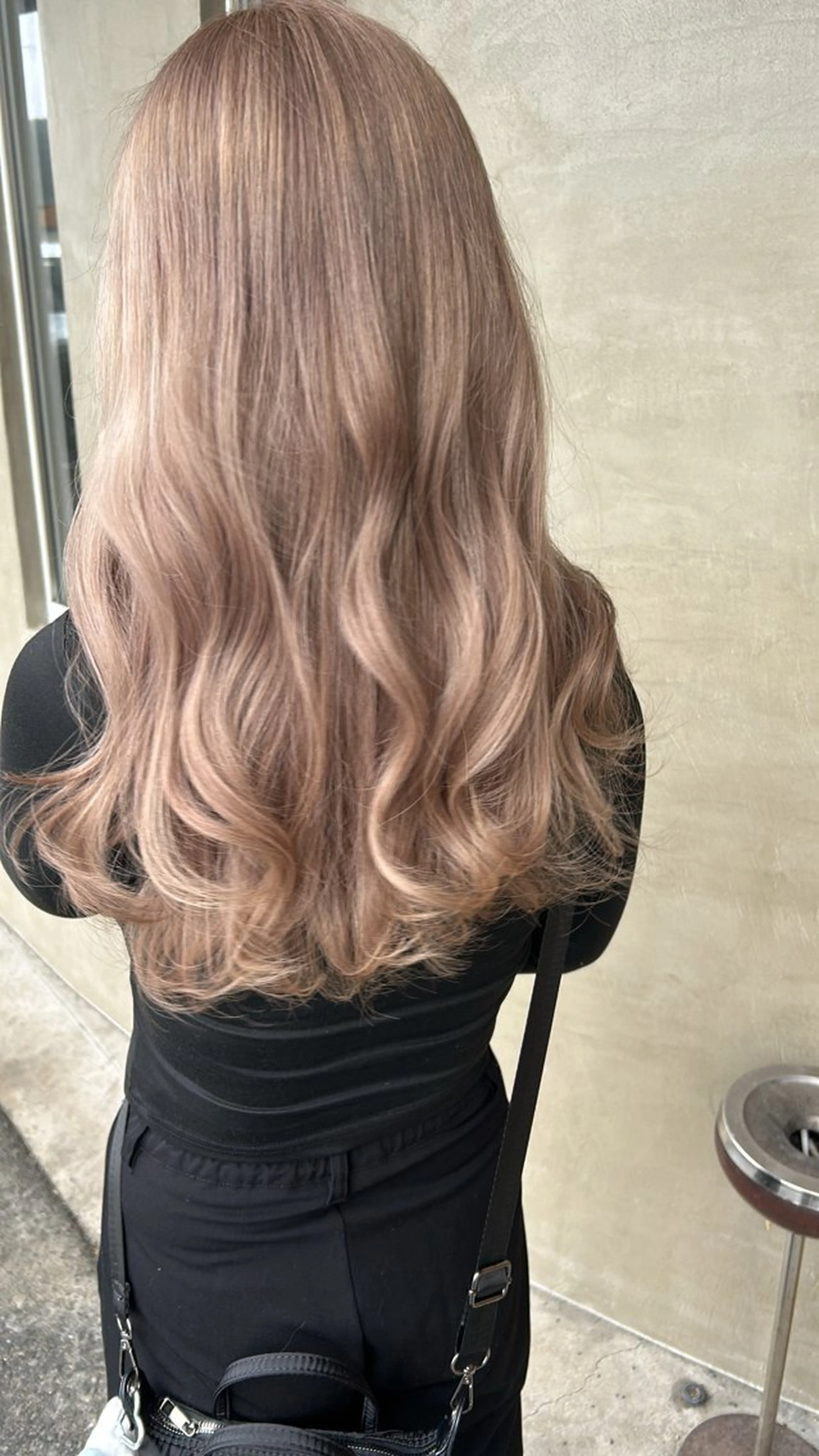 ロング カラー ブリーチ ヘアカラー 柔らかカラー🥛 mayucoのヘアスタイル