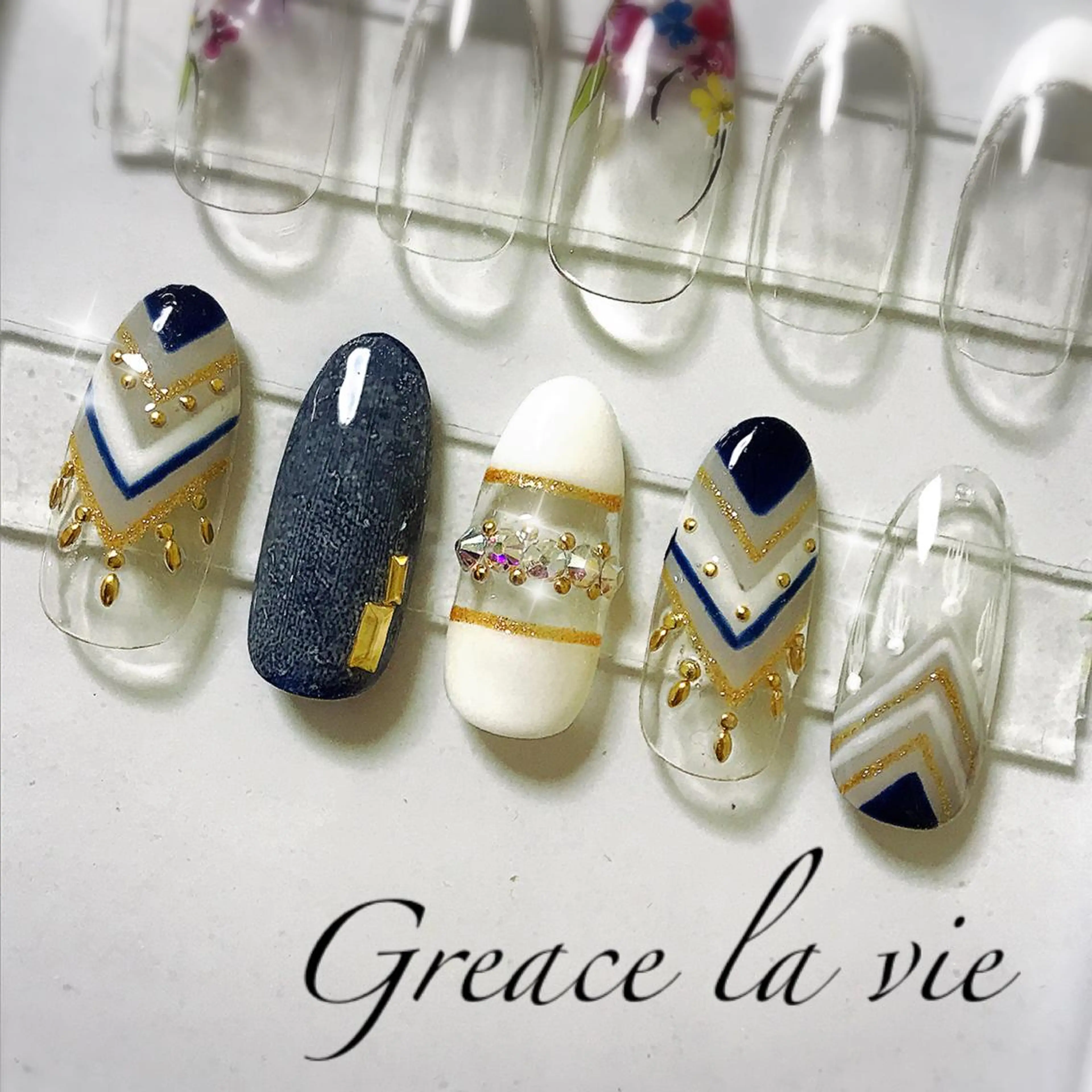 ロング カラー パーマ ヘアアレンジ キッズ ネイル マツエク・マツパ ネイルチップ Greace  la vieのネイルデザイン