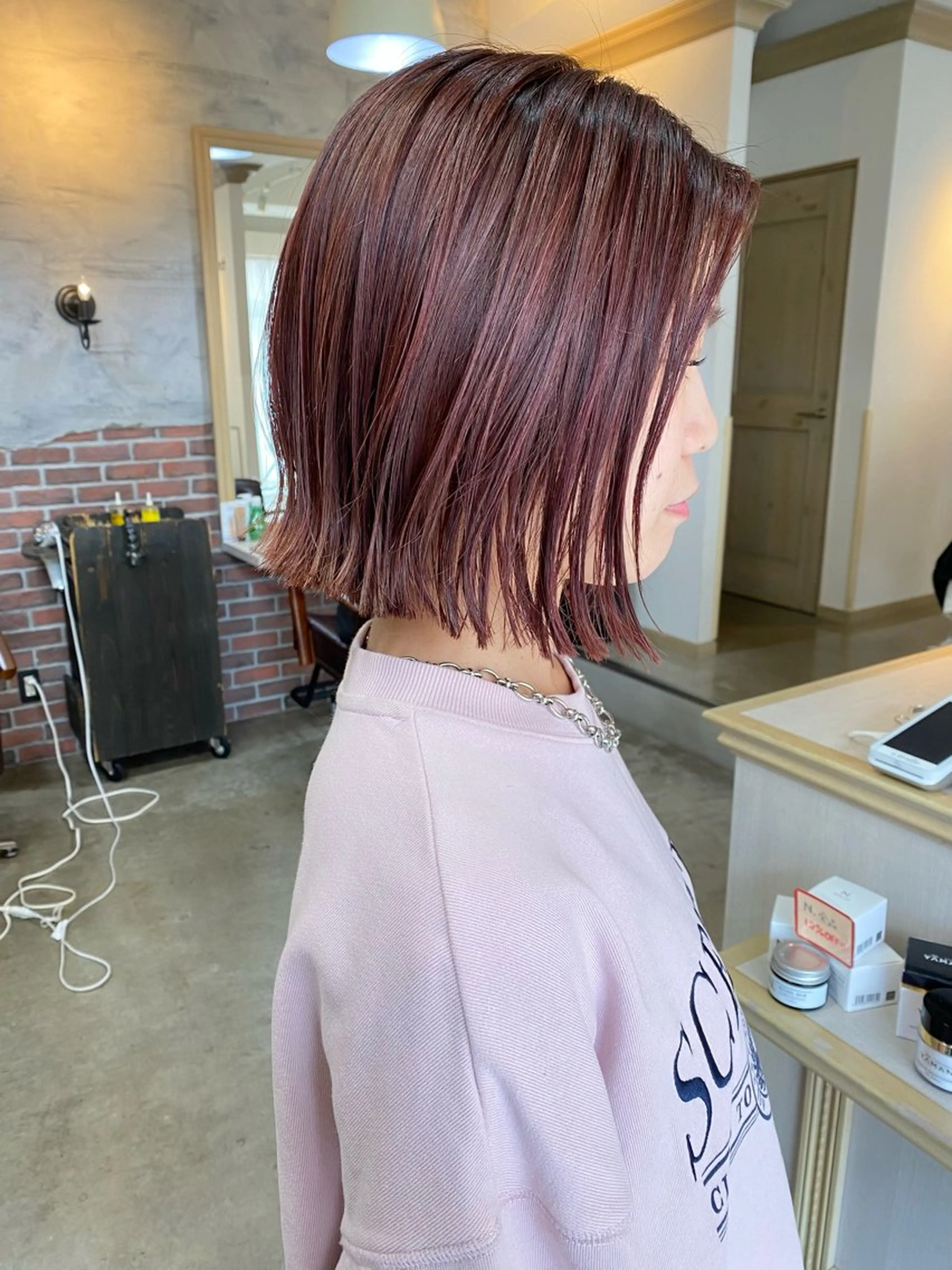 ショート ボブ 外ハネヘア カット レイヤーカット/ 根本瑠実のヘアスタイル