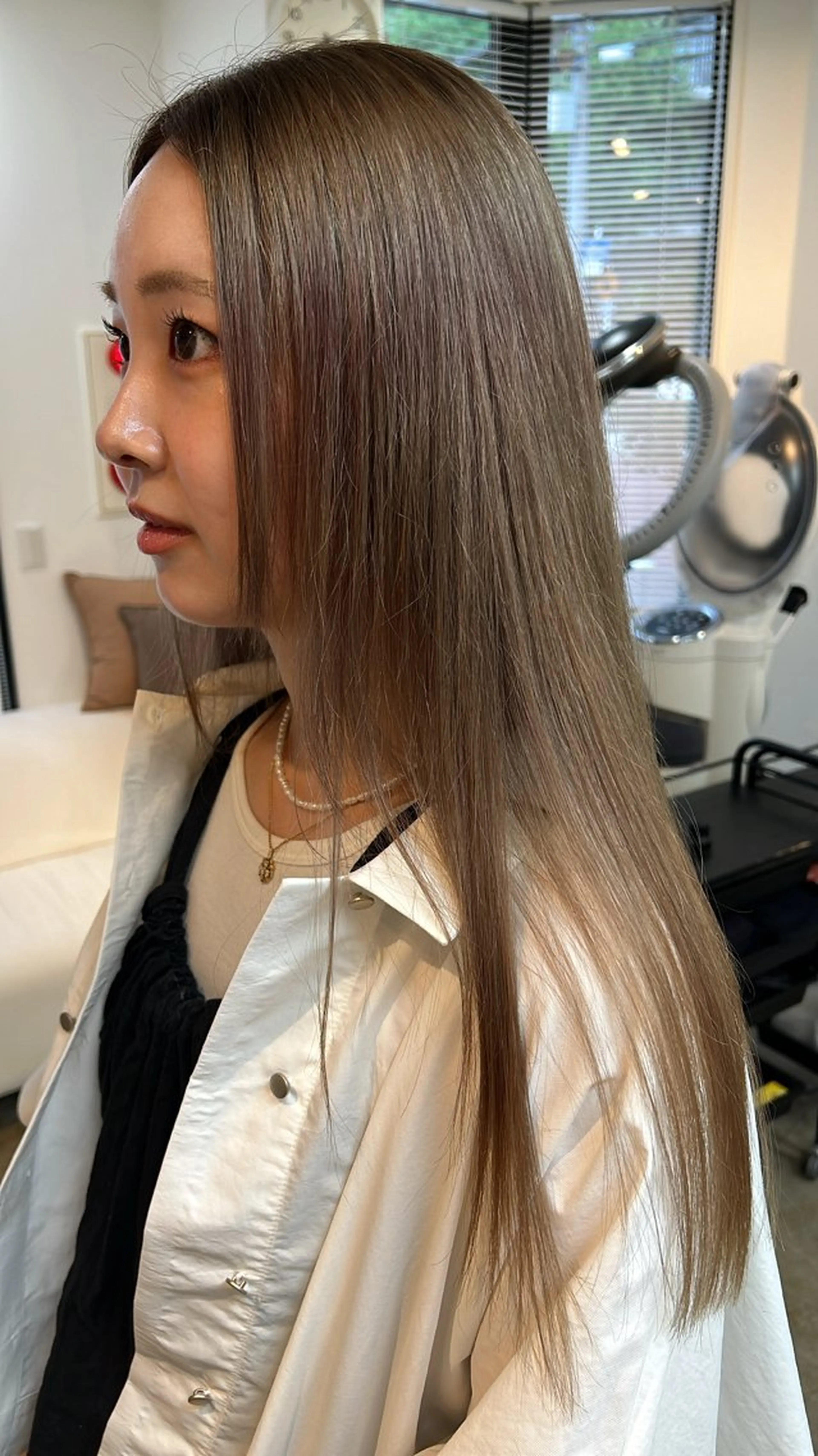 ロング カラー 安達 咲のヘアスタイル