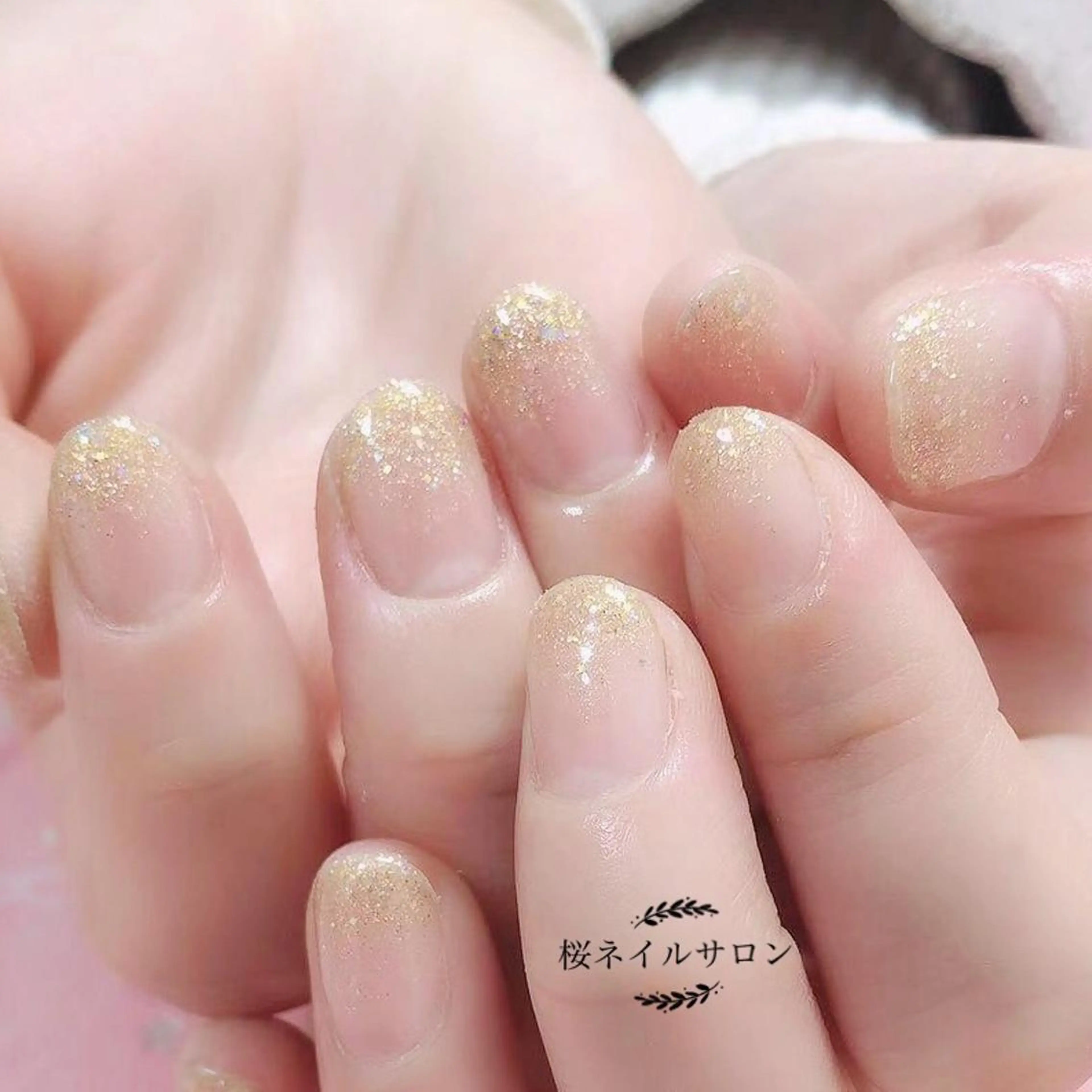 ネイル グラデーション ラメ(グリッター) ラメグラデーション ハンドネイル MoonNail ユリ🌸のネイルデザイン