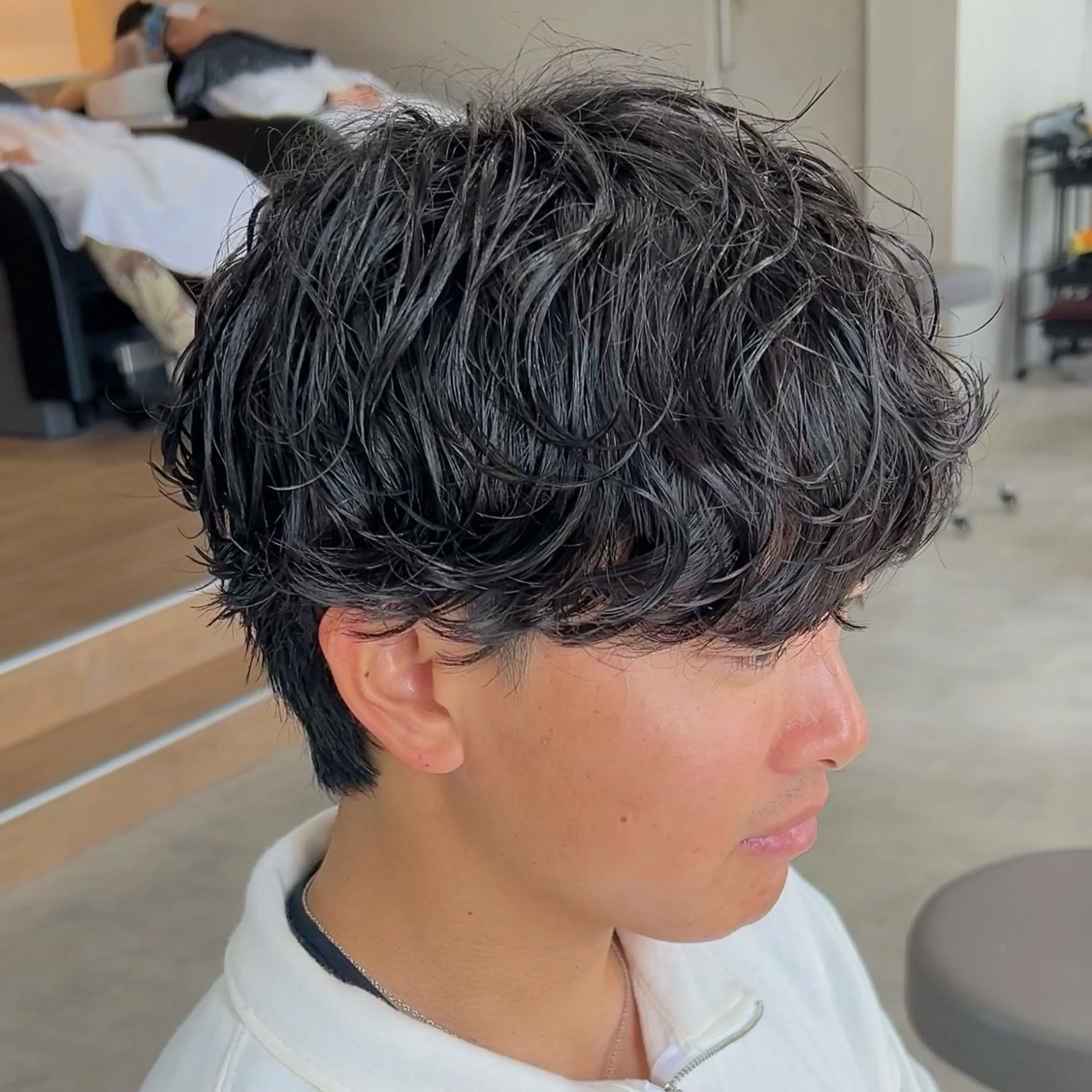 ショート パーマ メンズ メンズパーマ ツイストスパイラルパーマ スパイラルパーマ カット パーマ メンズパーマ/ 新潟駅/佐藤裕のヘアスタイル