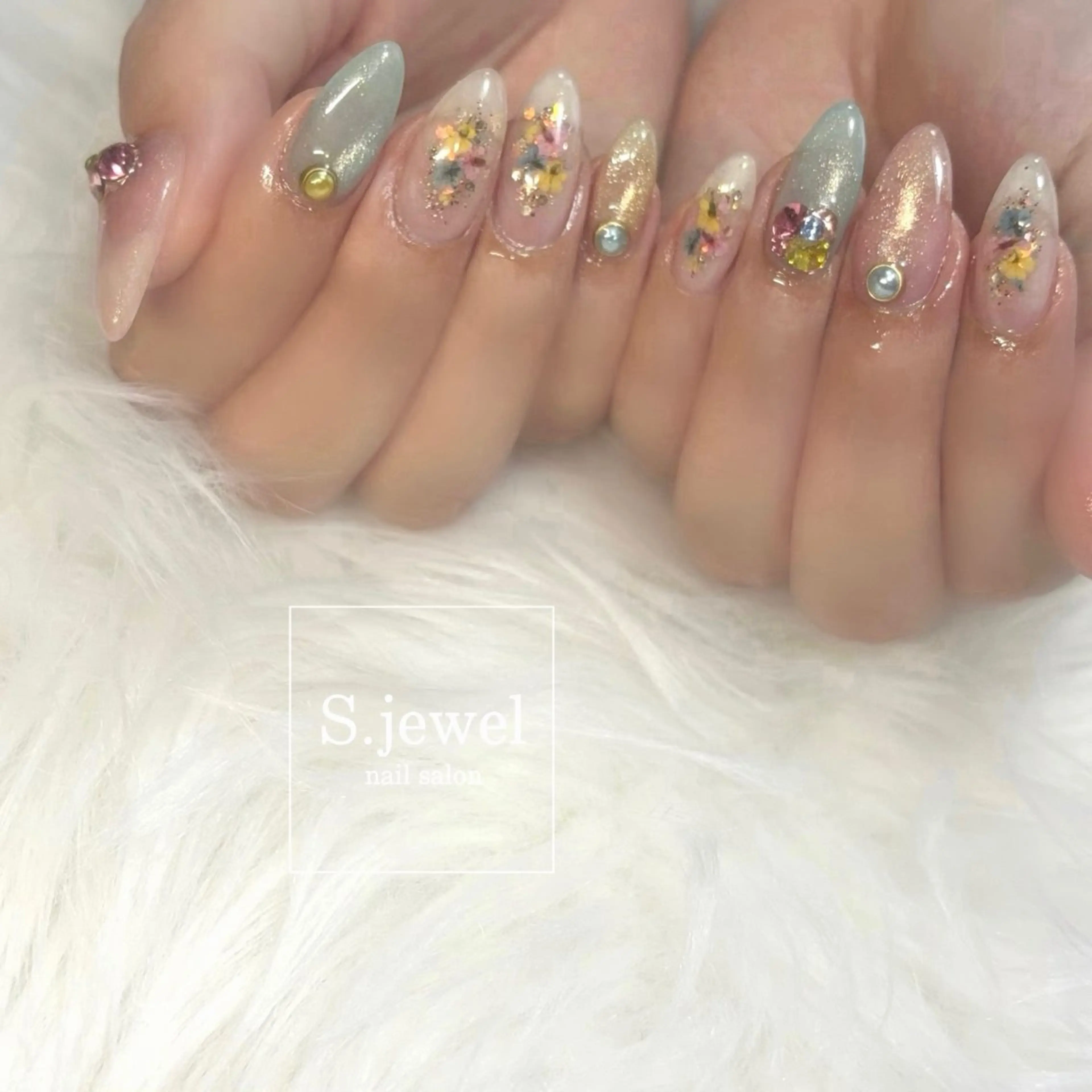 ネイル S. JEWELのネイルデザイン