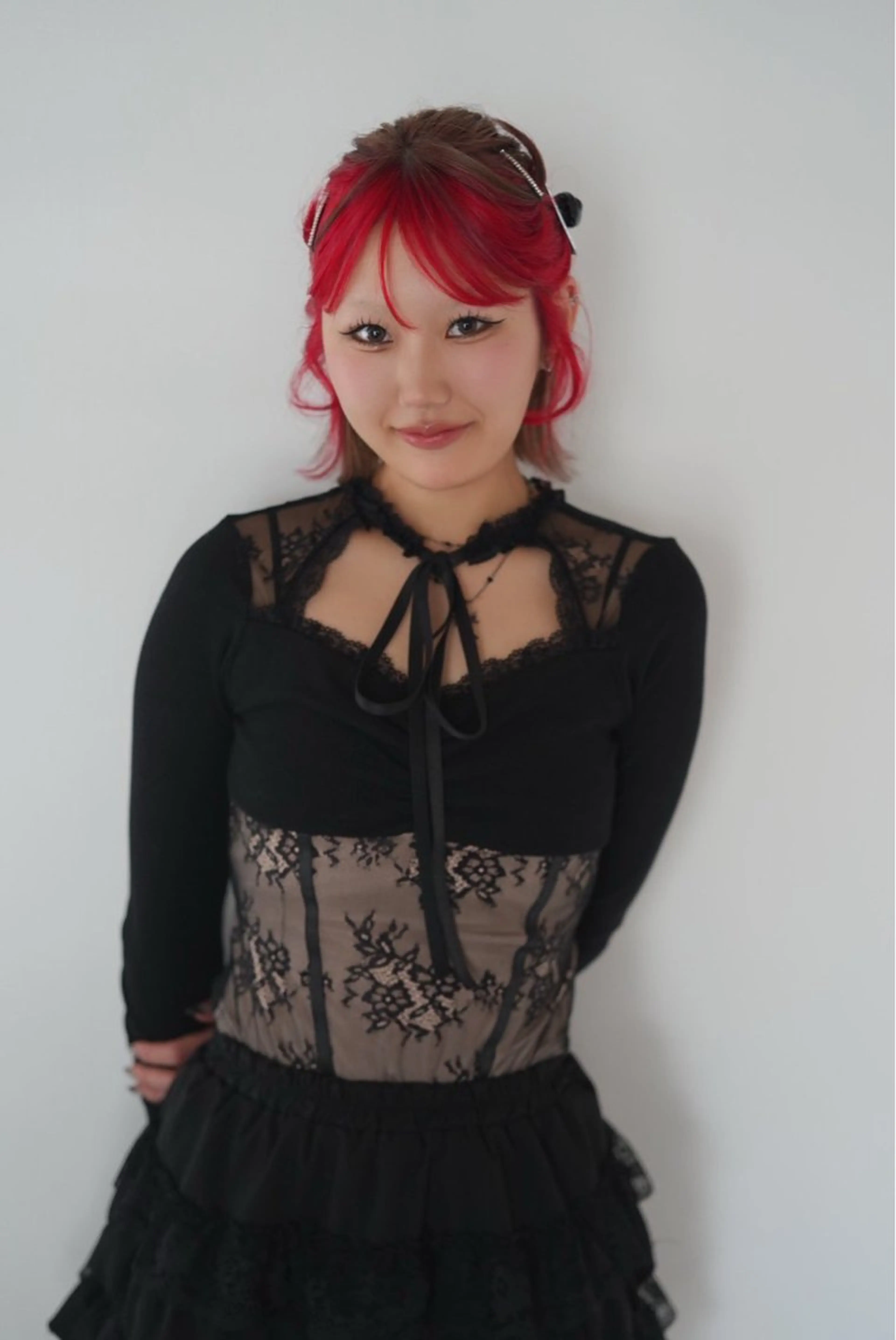 ミディアム カラー ブリーチ ダブルカラー ブリーチなしカラー ピンクカラー レッドカラー ヘアカラー ハイトーン縮毛/縮毛 なーな🎀🤍のヘアスタイル