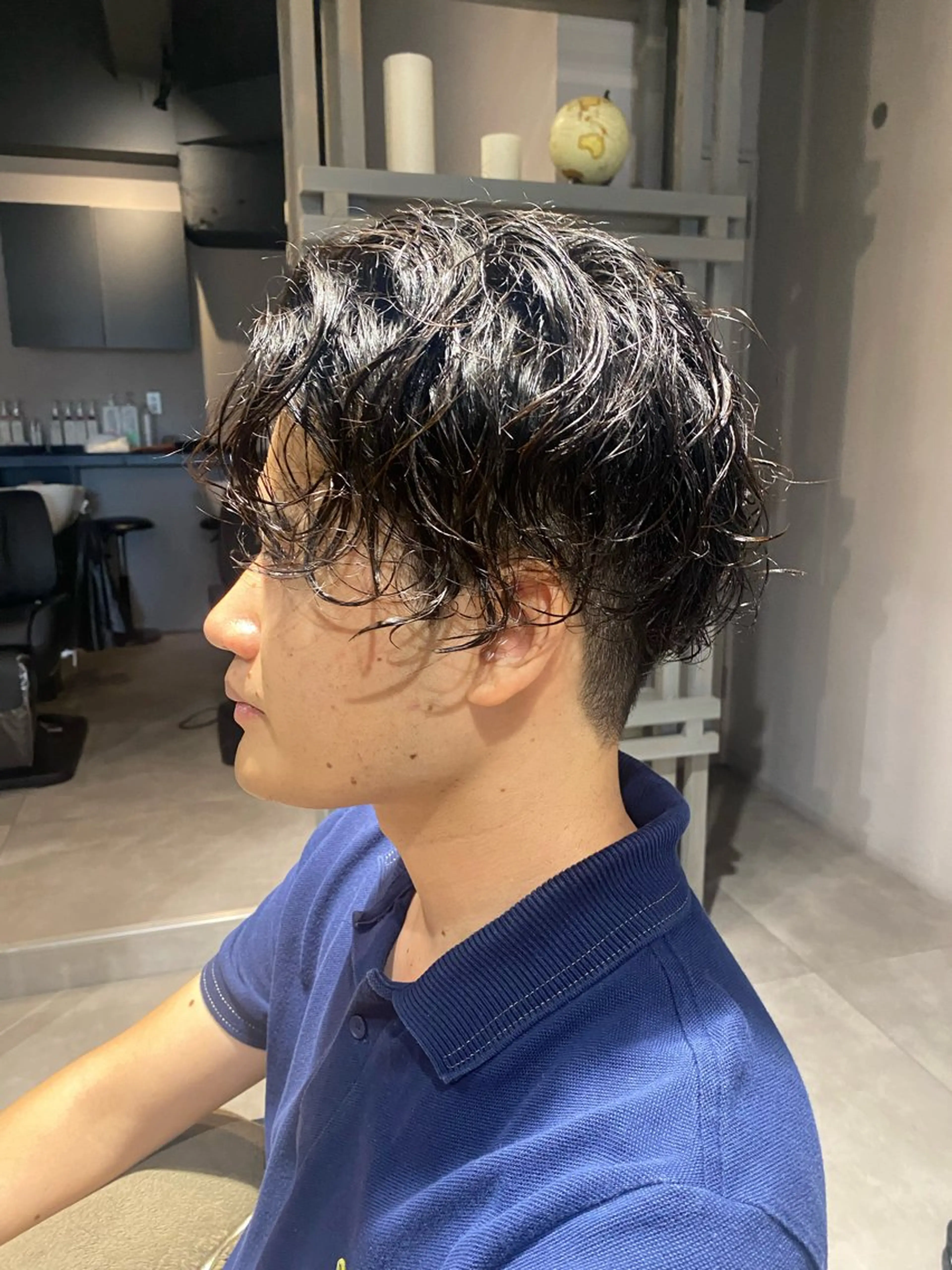 ミディアム パーマ メンズ カット パーマ トリートメント 似合う髪型が 分からない方へのヘアスタイル