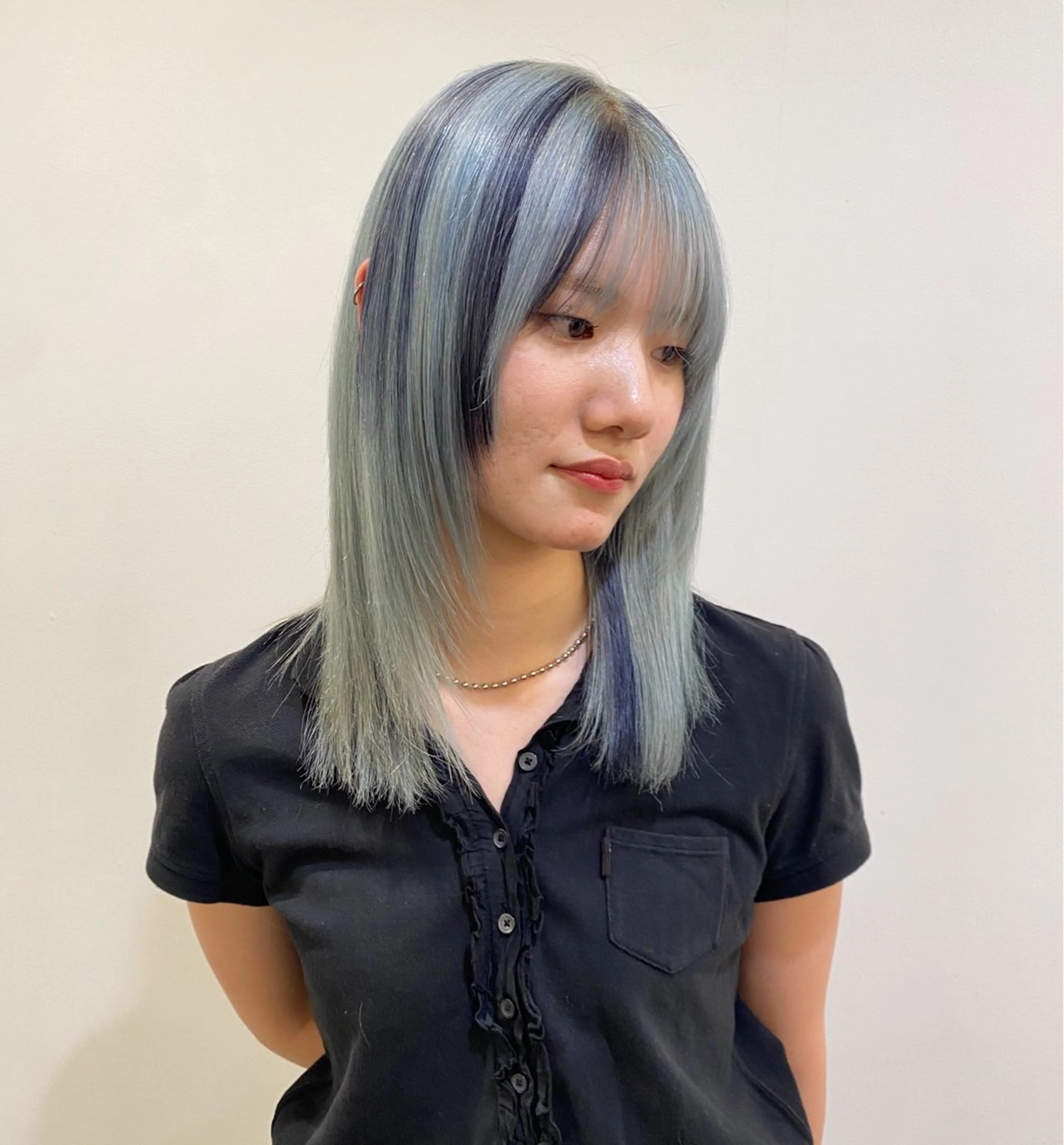 ミディアム カラー ブリーチ デザインカラー ハイトーンカラー マツモト カラー/ショートボブのヘアスタイル