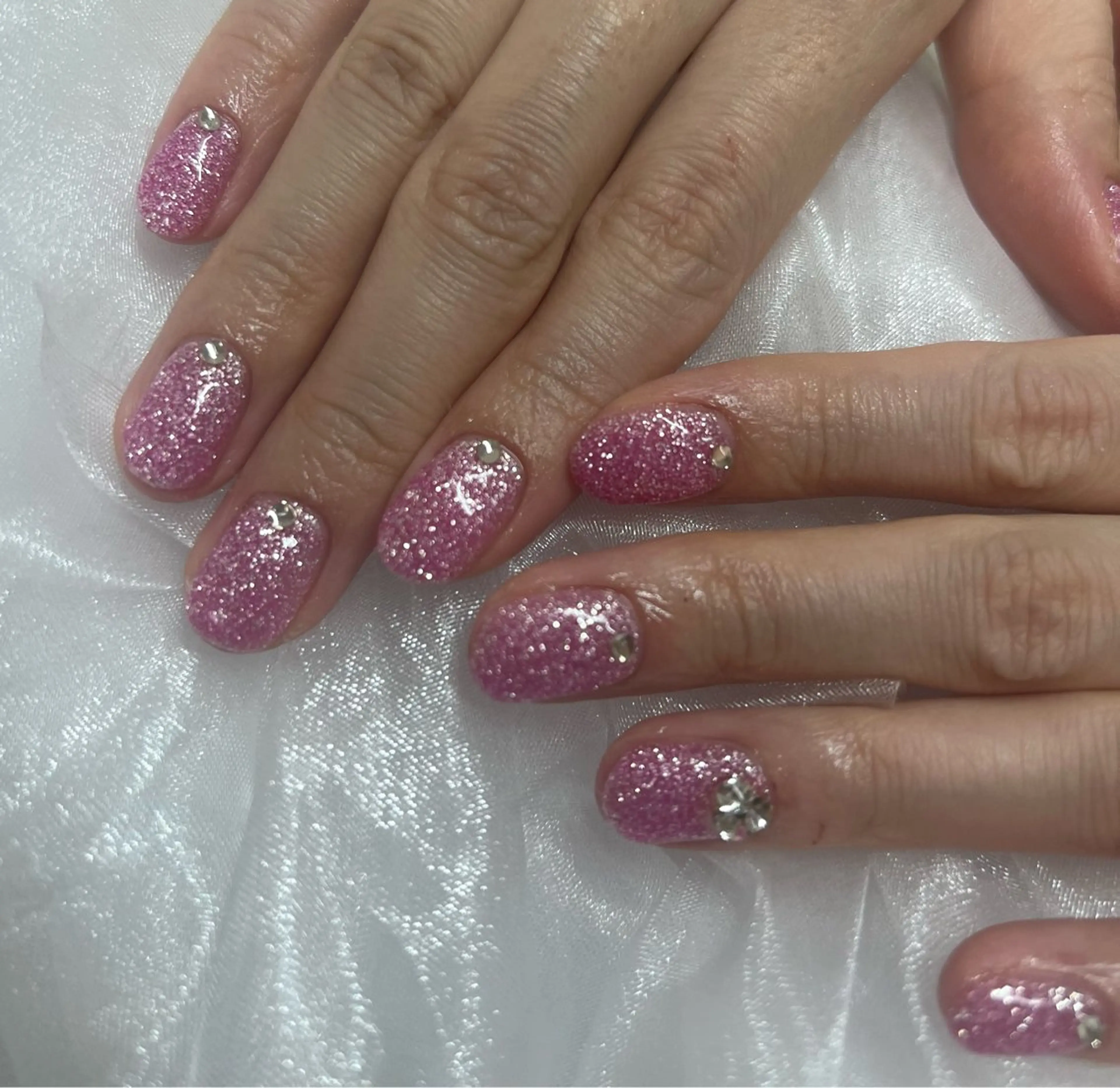 ネイル フラッシュネイル ピンク ストーンネイル ハンドネイル 小池 奈央のネイルデザイン