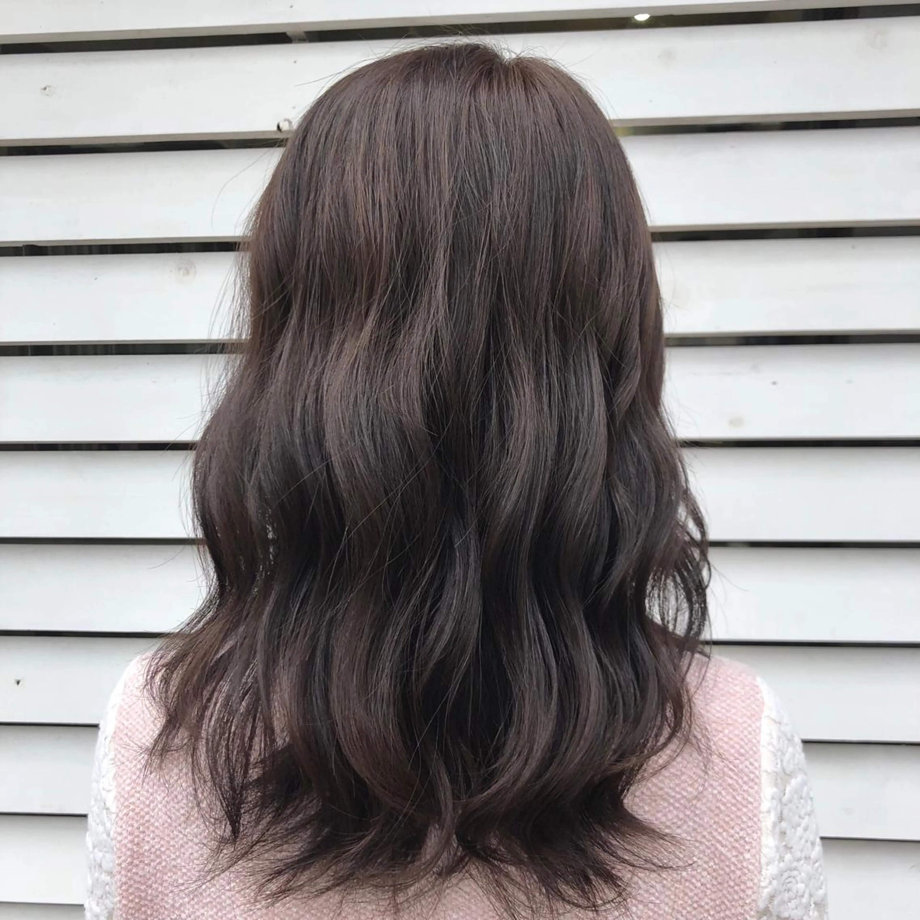 セミロング カラー 菅沢 奈生のヘアスタイル