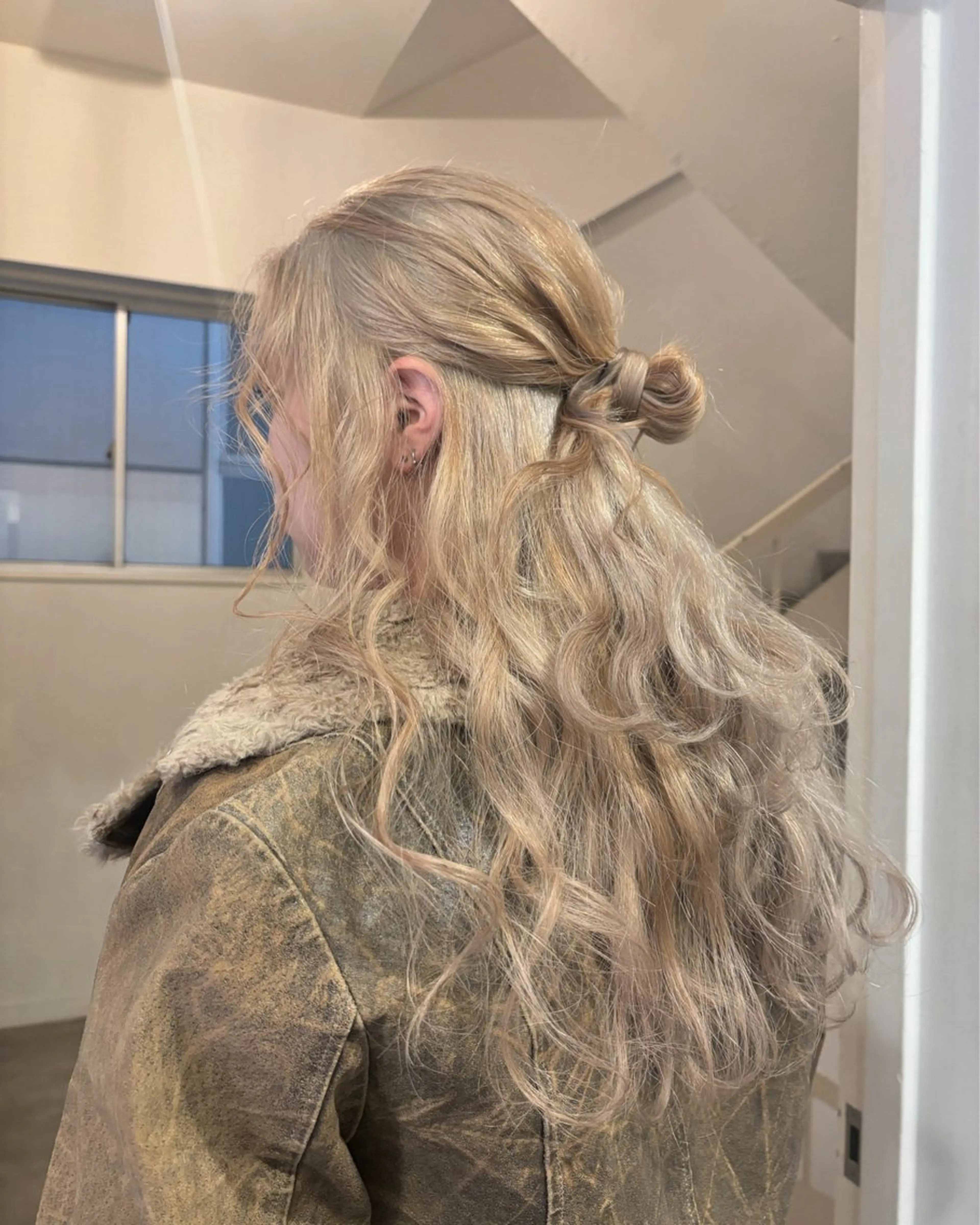 ロング カラー ヘアアレンジ 🟧オシャレ女子多数 アツシ🟧のヘアスタイル