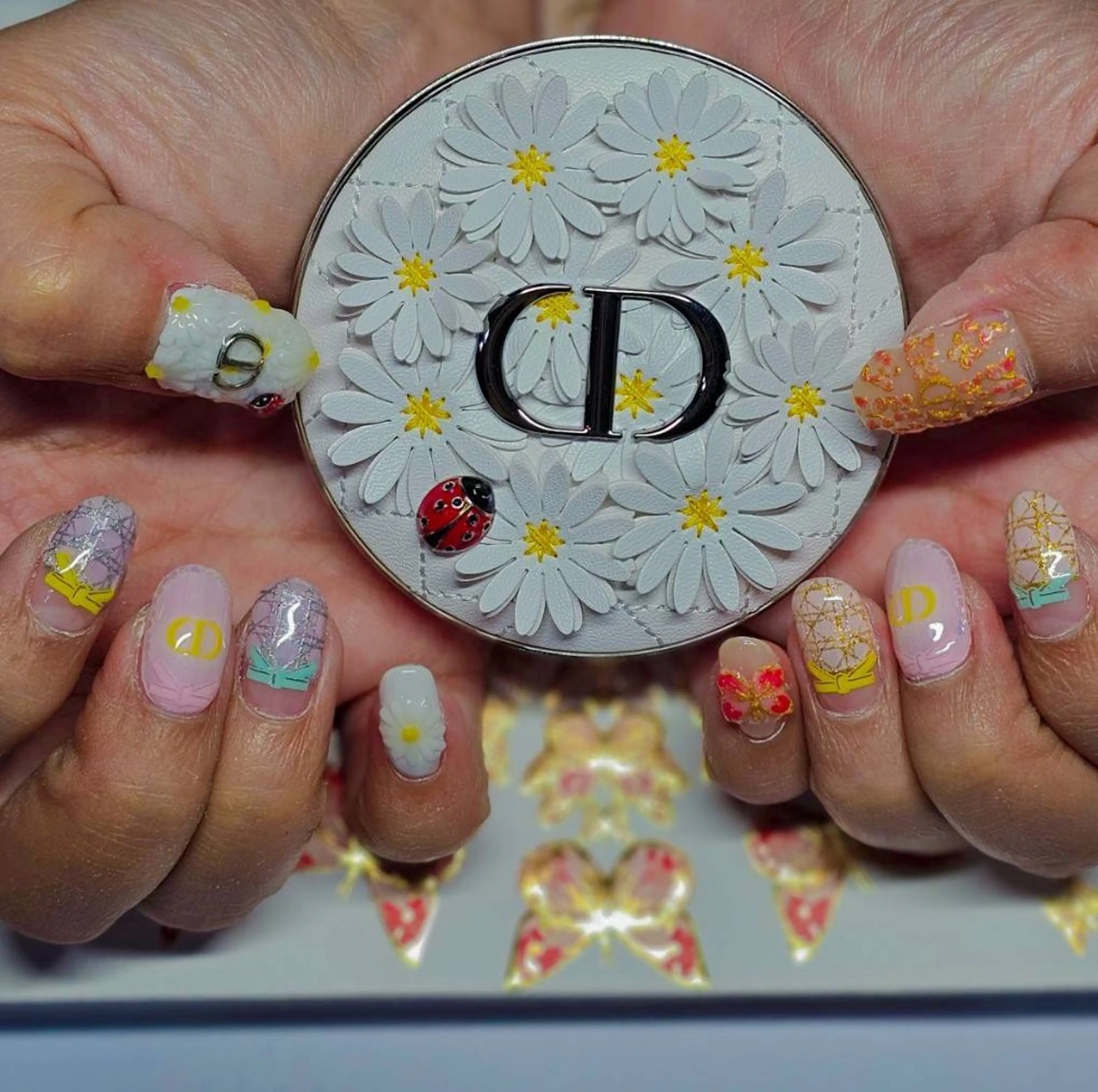 ネイル アートネイル 持ち込み 黄色 ハンドネイル よしだ ひろきのネイルデザイン