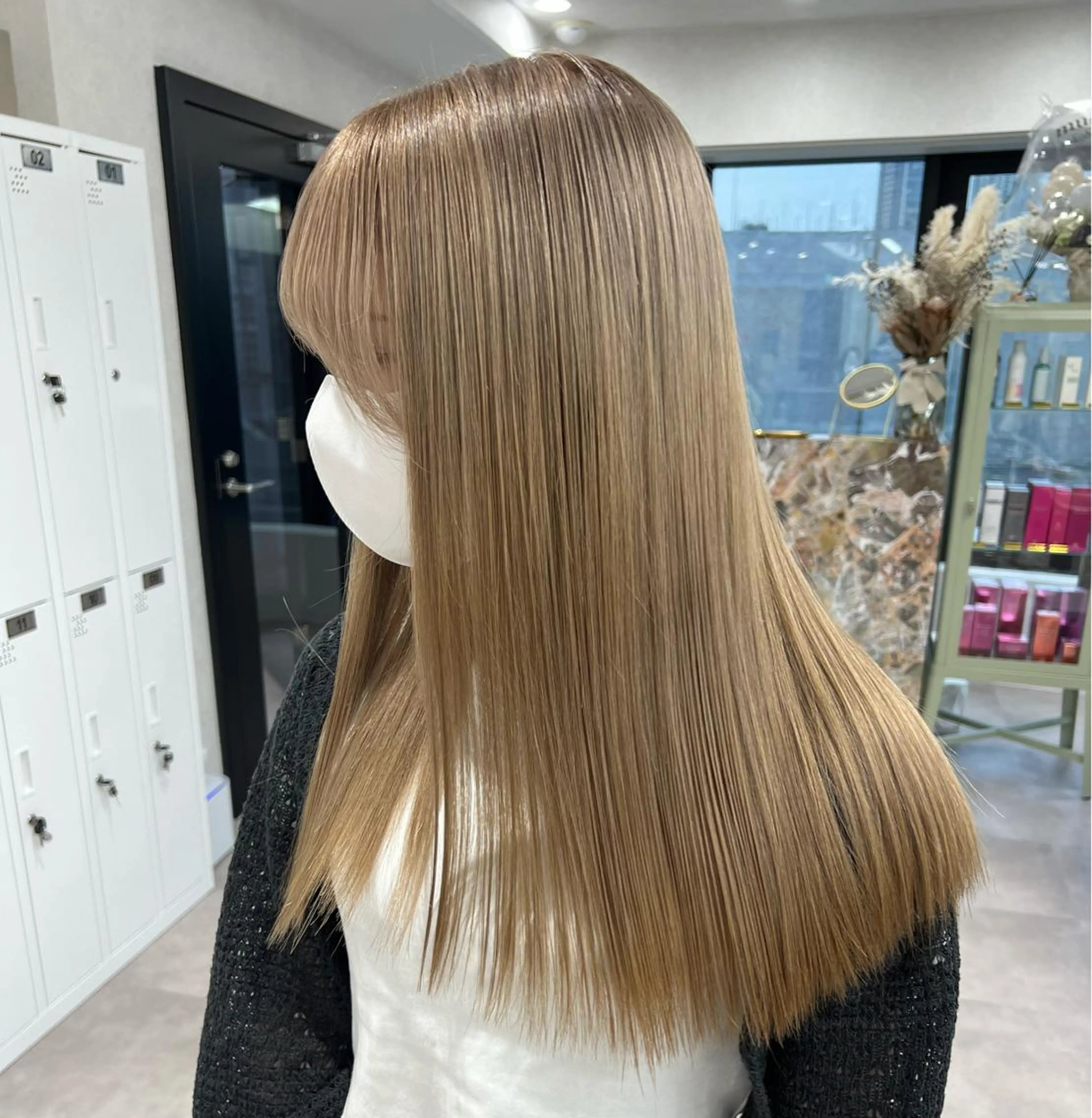 カラー 艶髪ハイトーン✨ 🩷AMI🩷のヘアスタイル