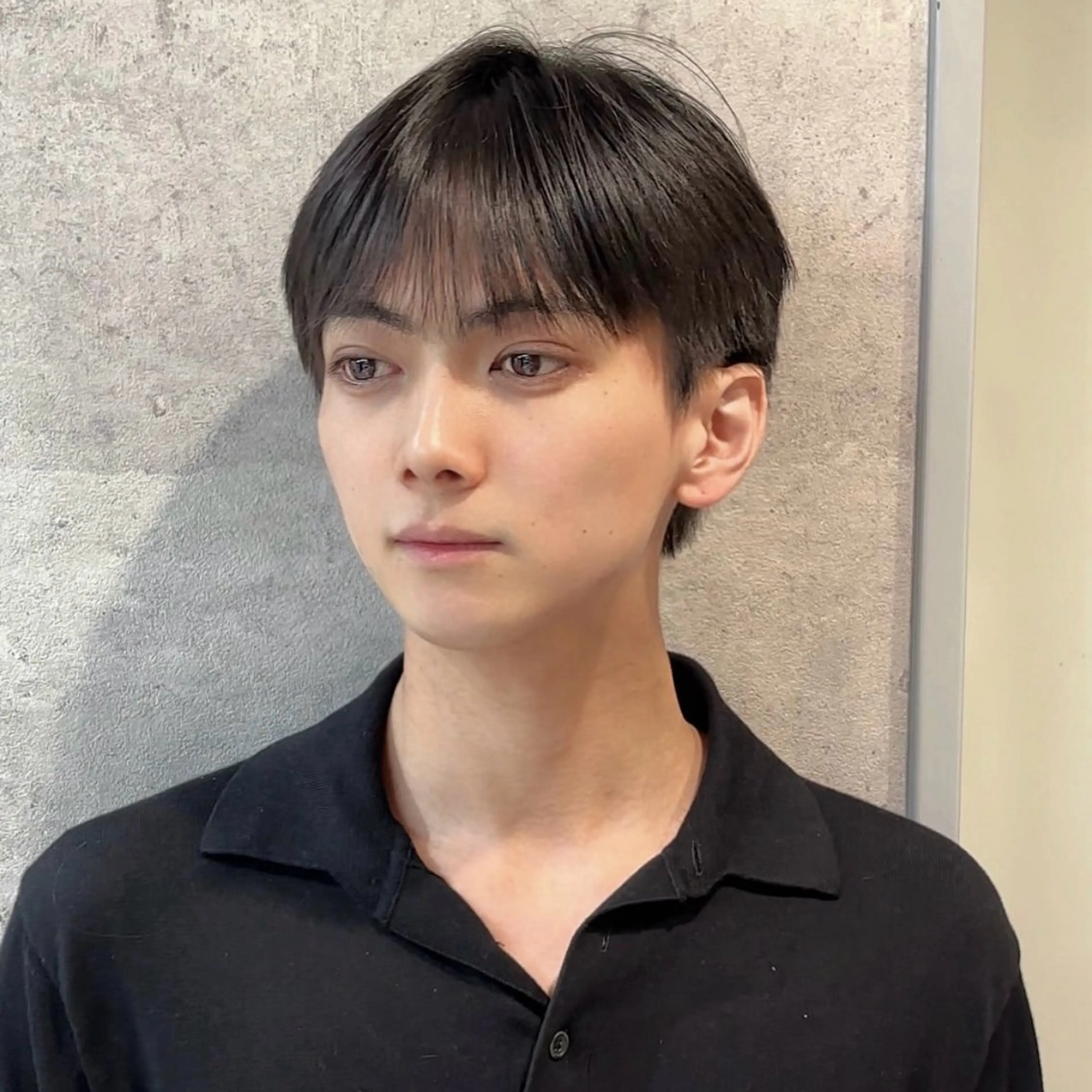 メンズ センターパート ダウンパーマ カルマパーマ マッシュ メンズパーマ 新宿/韓国レイヤー/ 顔まわり/メンズヘアのヘアスタイル