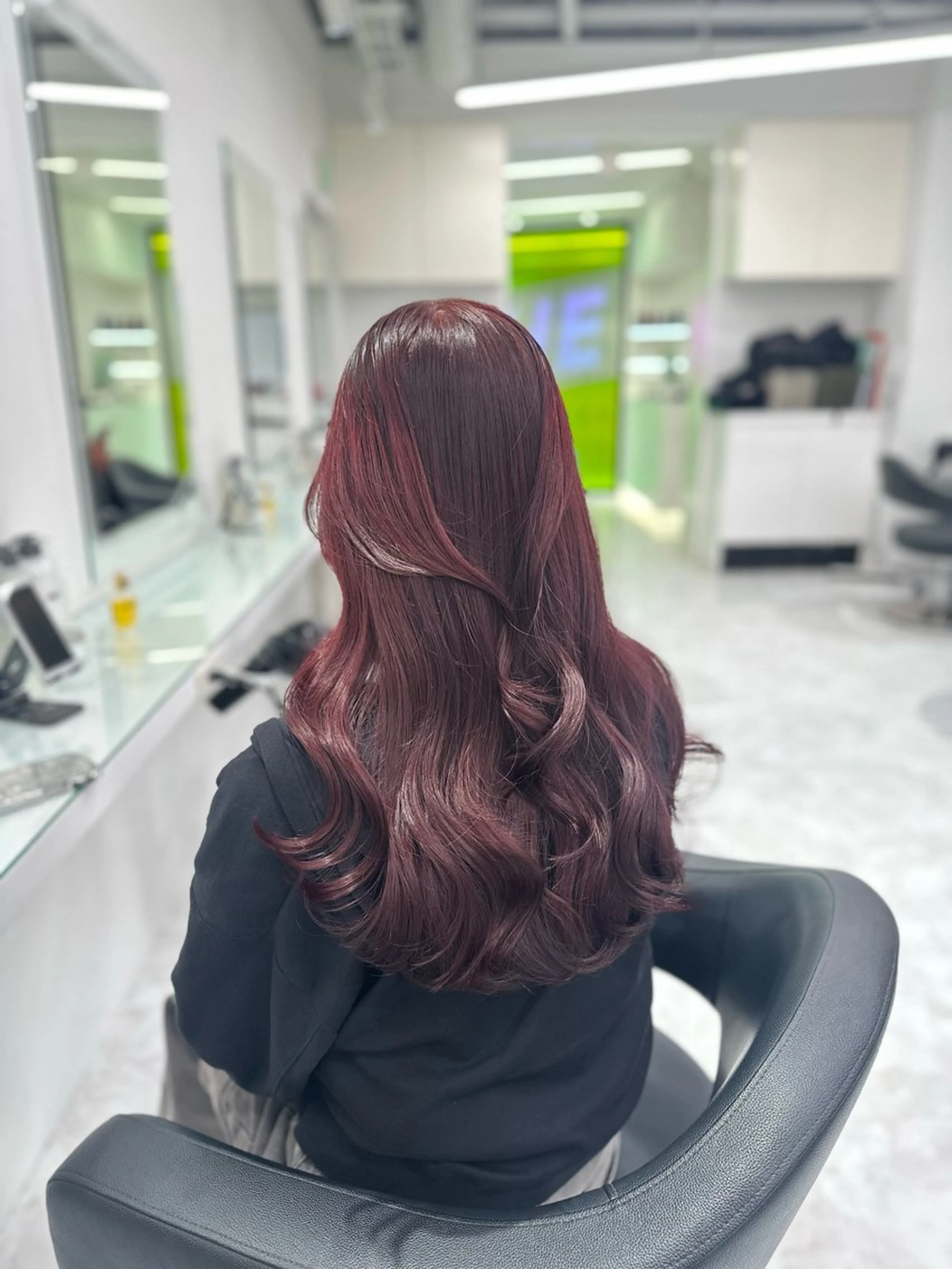 ロング カラー トレンド暖色ヘア🍒 miu🍒のヘアスタイル