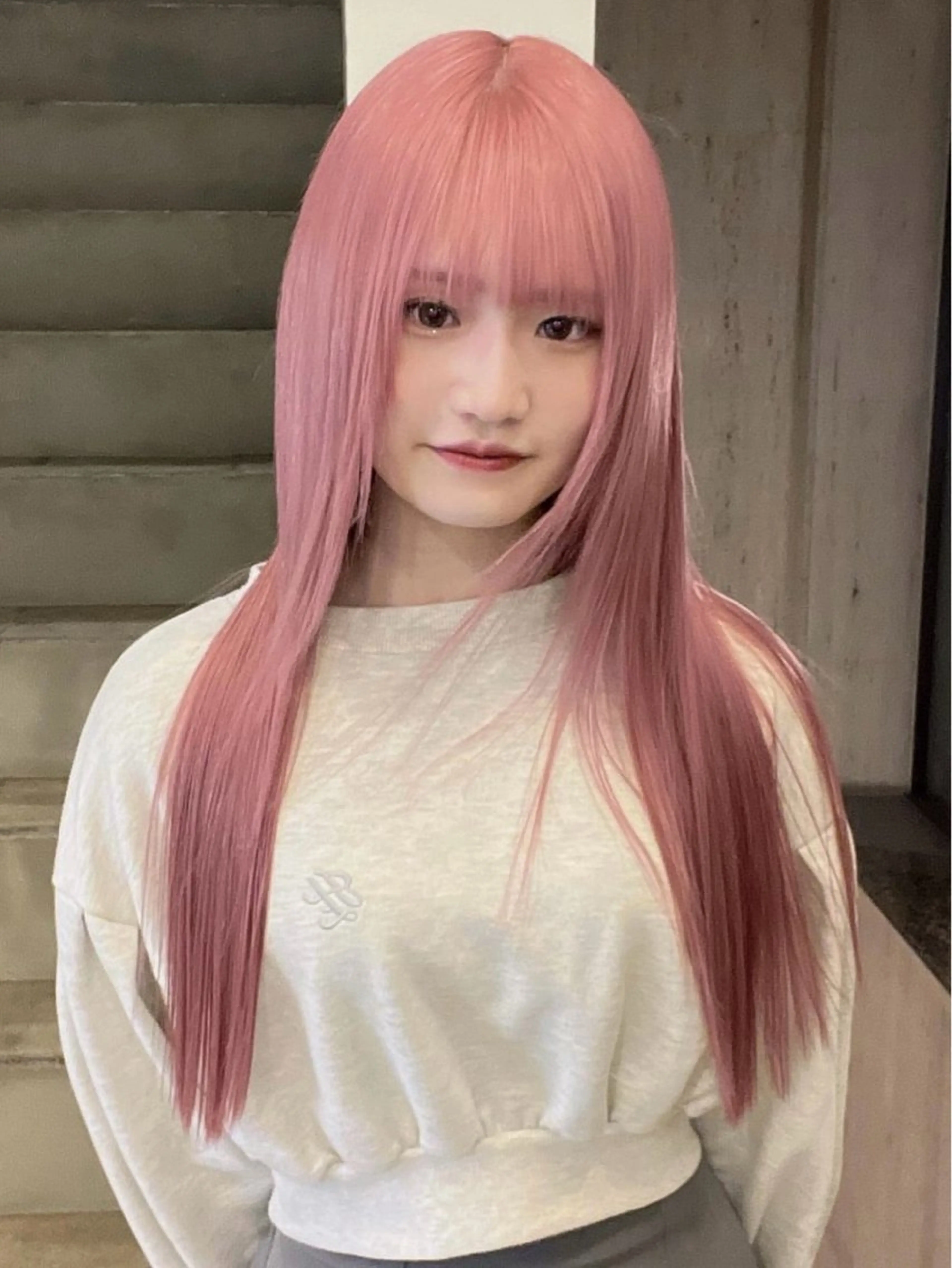 セミロング カラー ピンクカラー カット ヘアカラー ムラ修正💎 艶髪ハイトーン💎のヘアスタイル