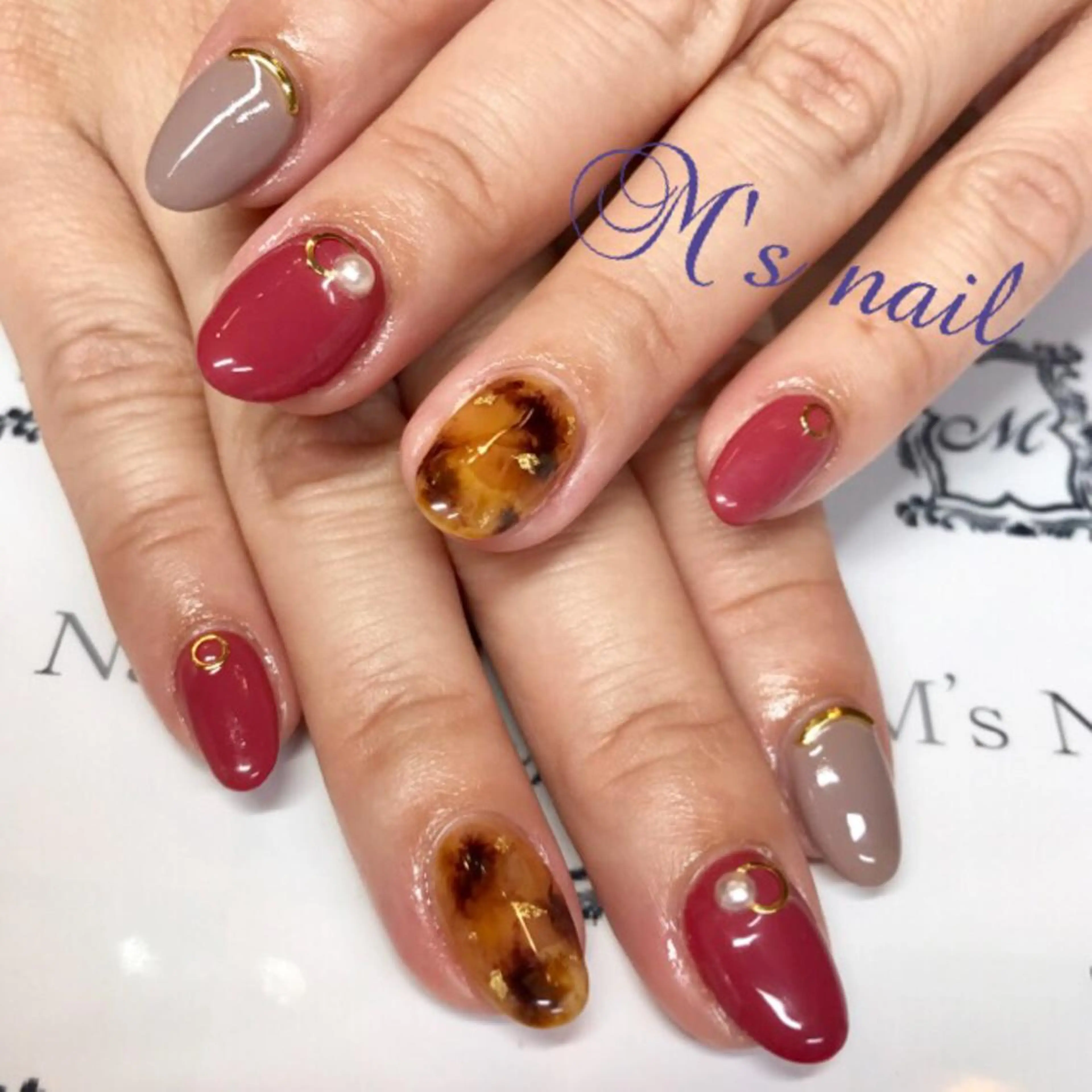 ネイル べっ甲ネイル M's nail所属・M's nail ..高幡不動のネイルデザイン